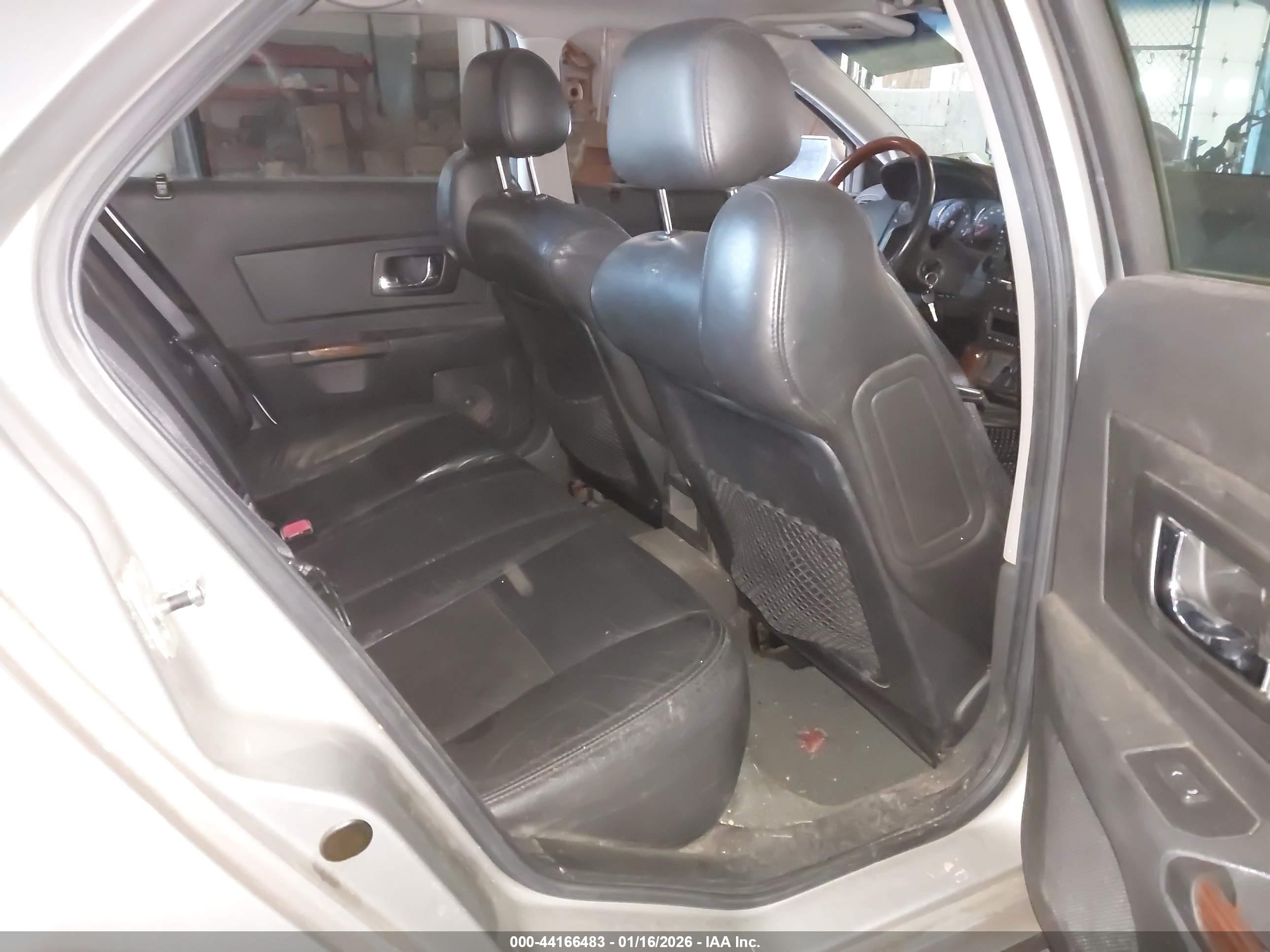 CADILLAC CTS image 8