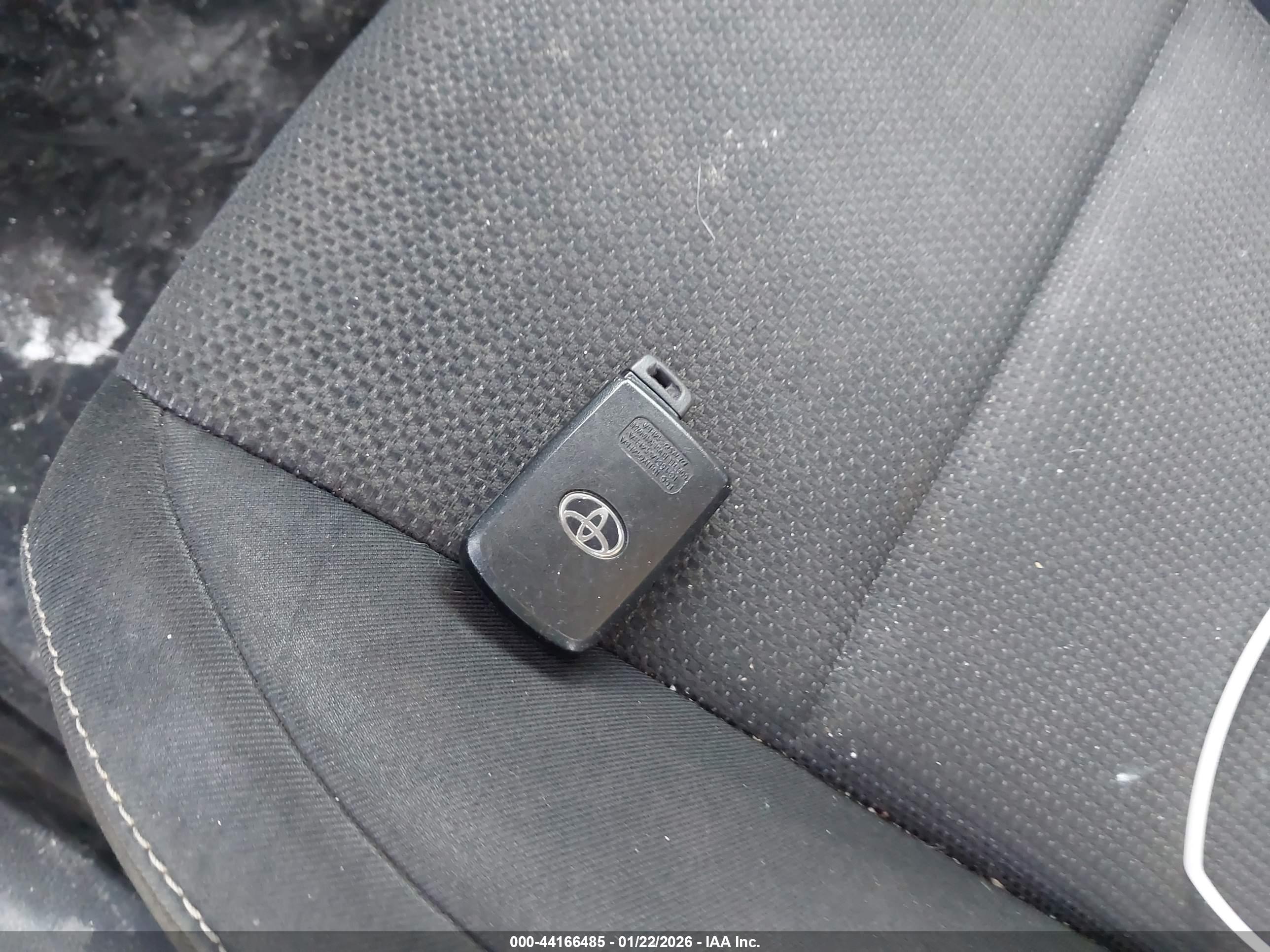 TOYOTA RAV4 image 11