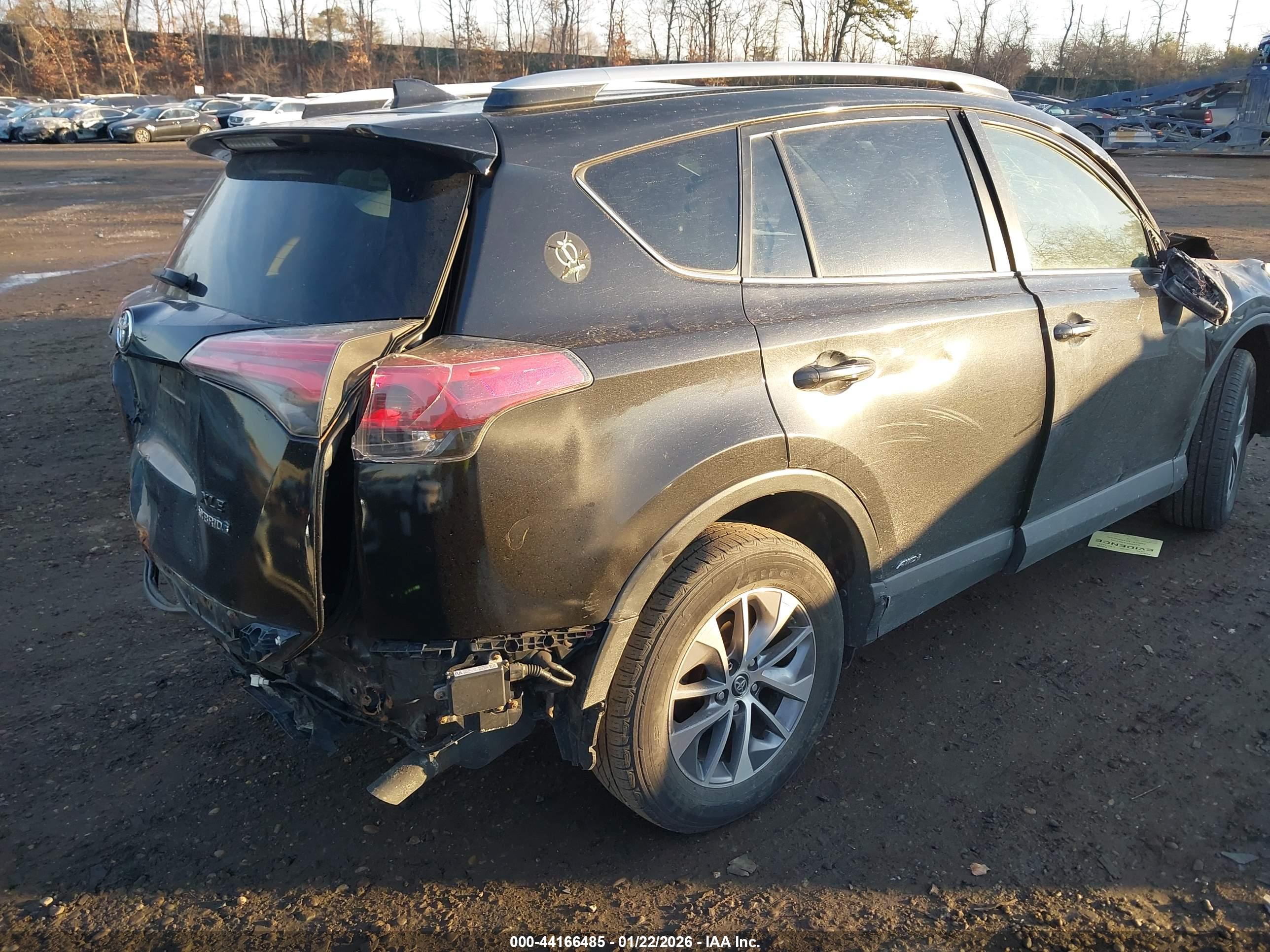 TOYOTA RAV4 image 4