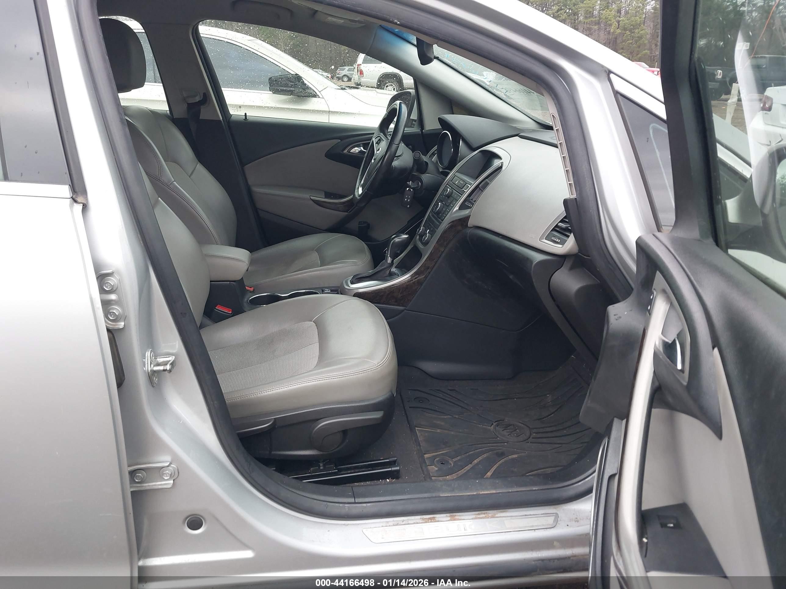 BUICK VERANO image 5