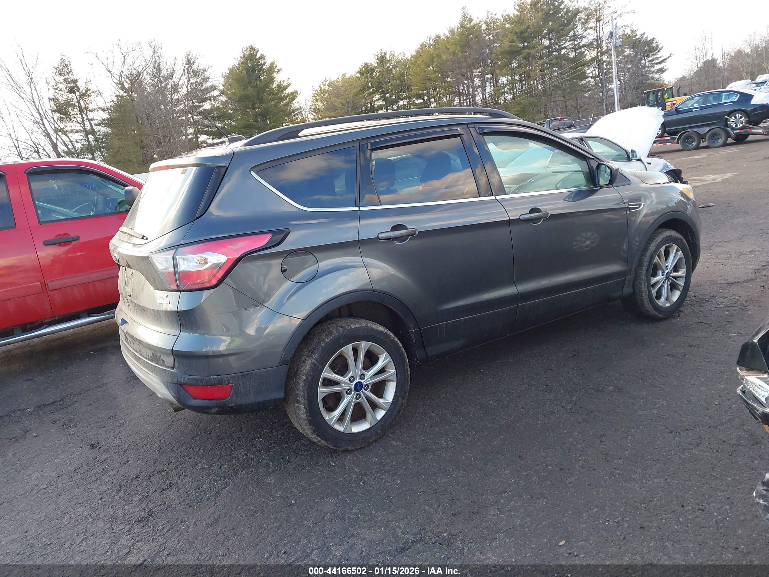 FORD ESCAPE image 4