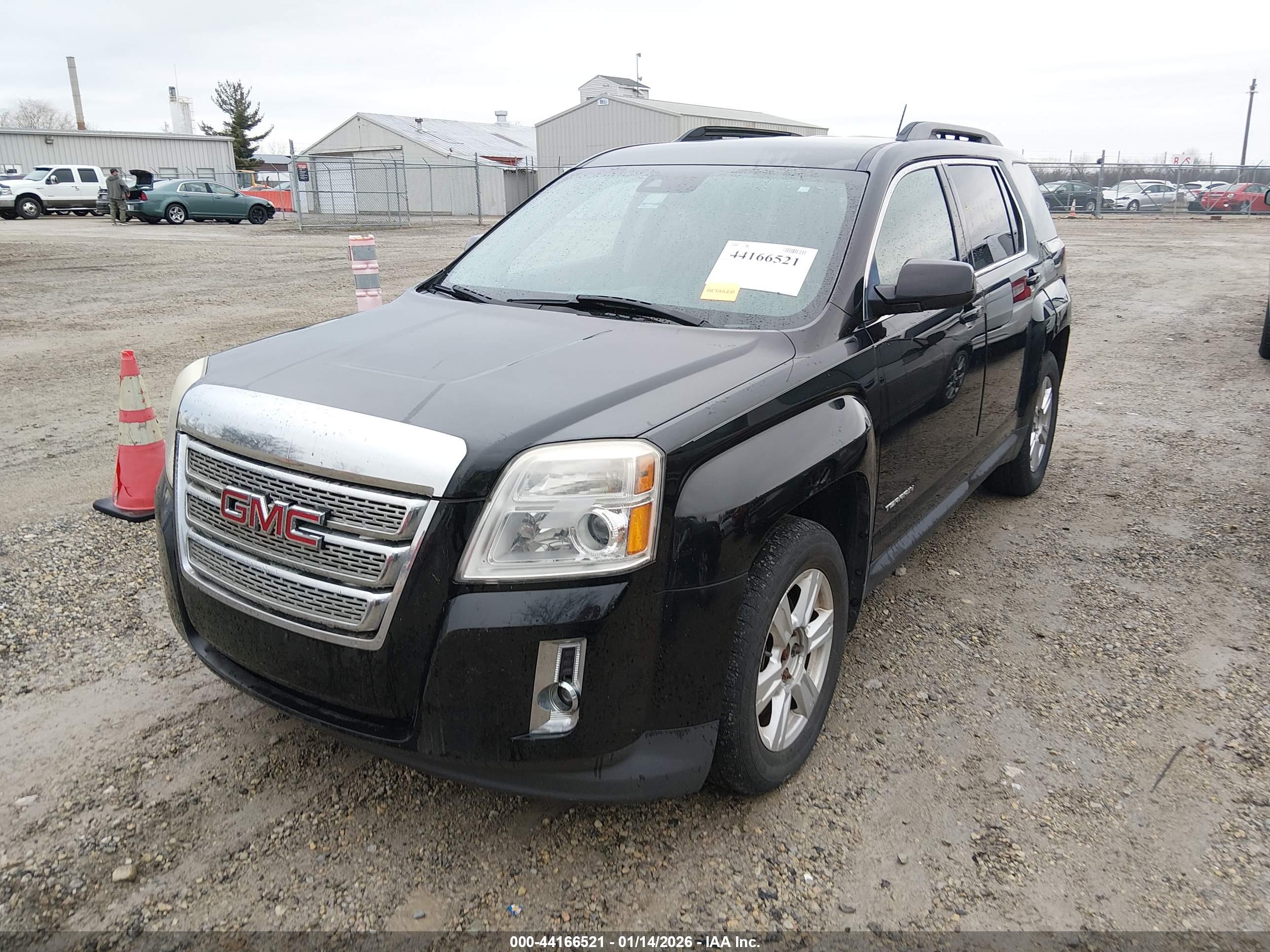 GMC TERRAIN image 2