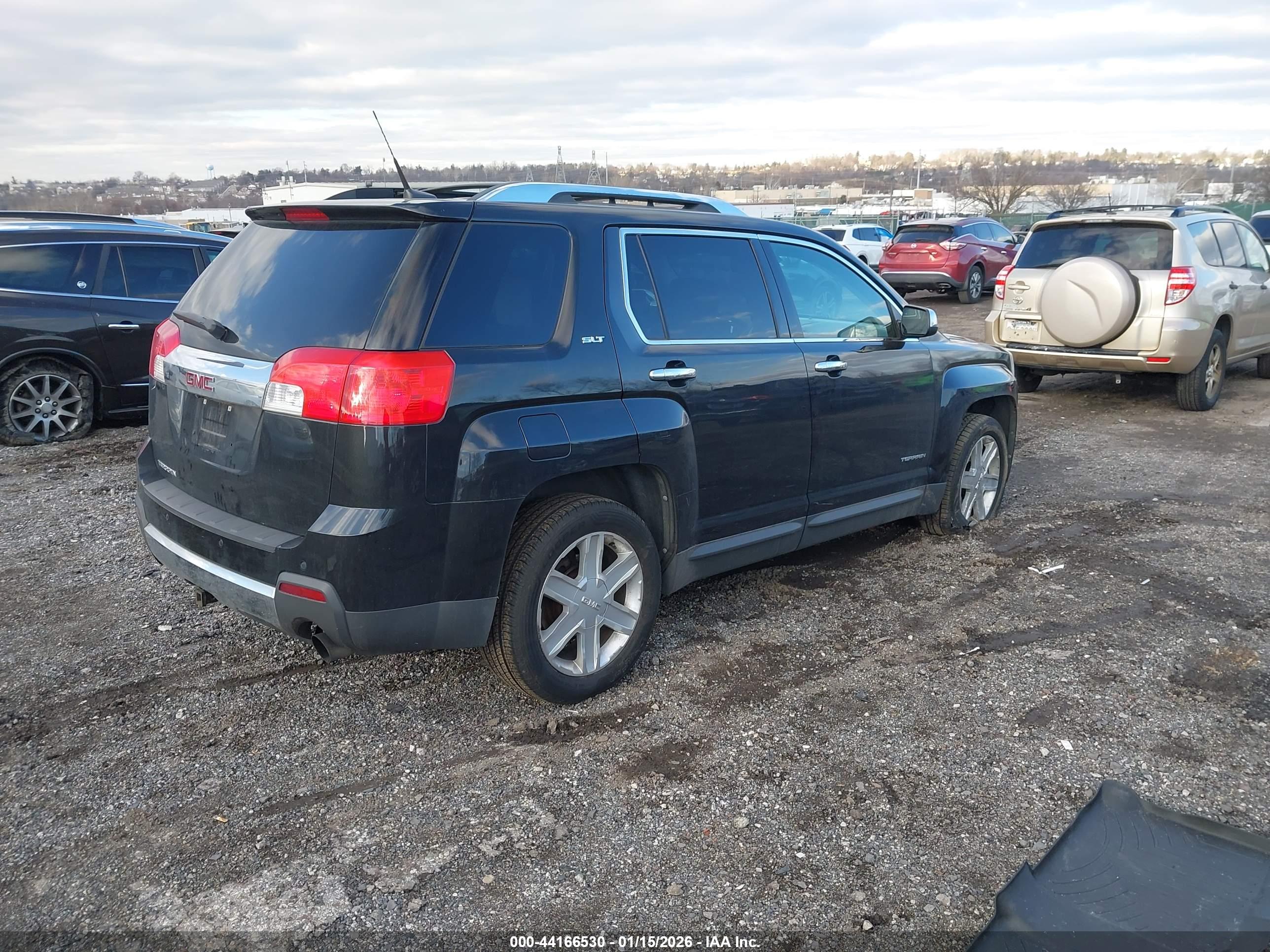 GMC TERRAIN image 4
