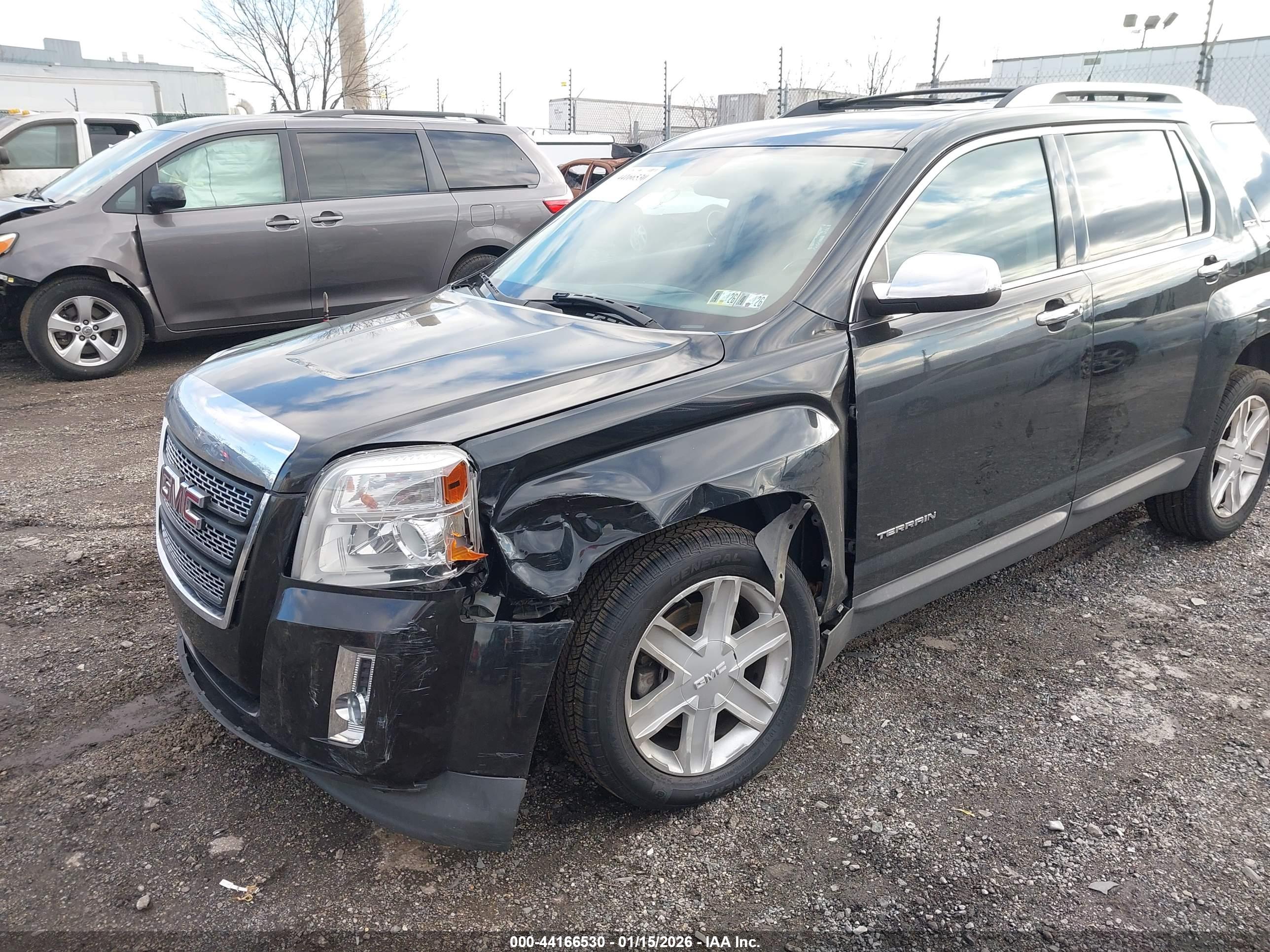GMC TERRAIN image 6