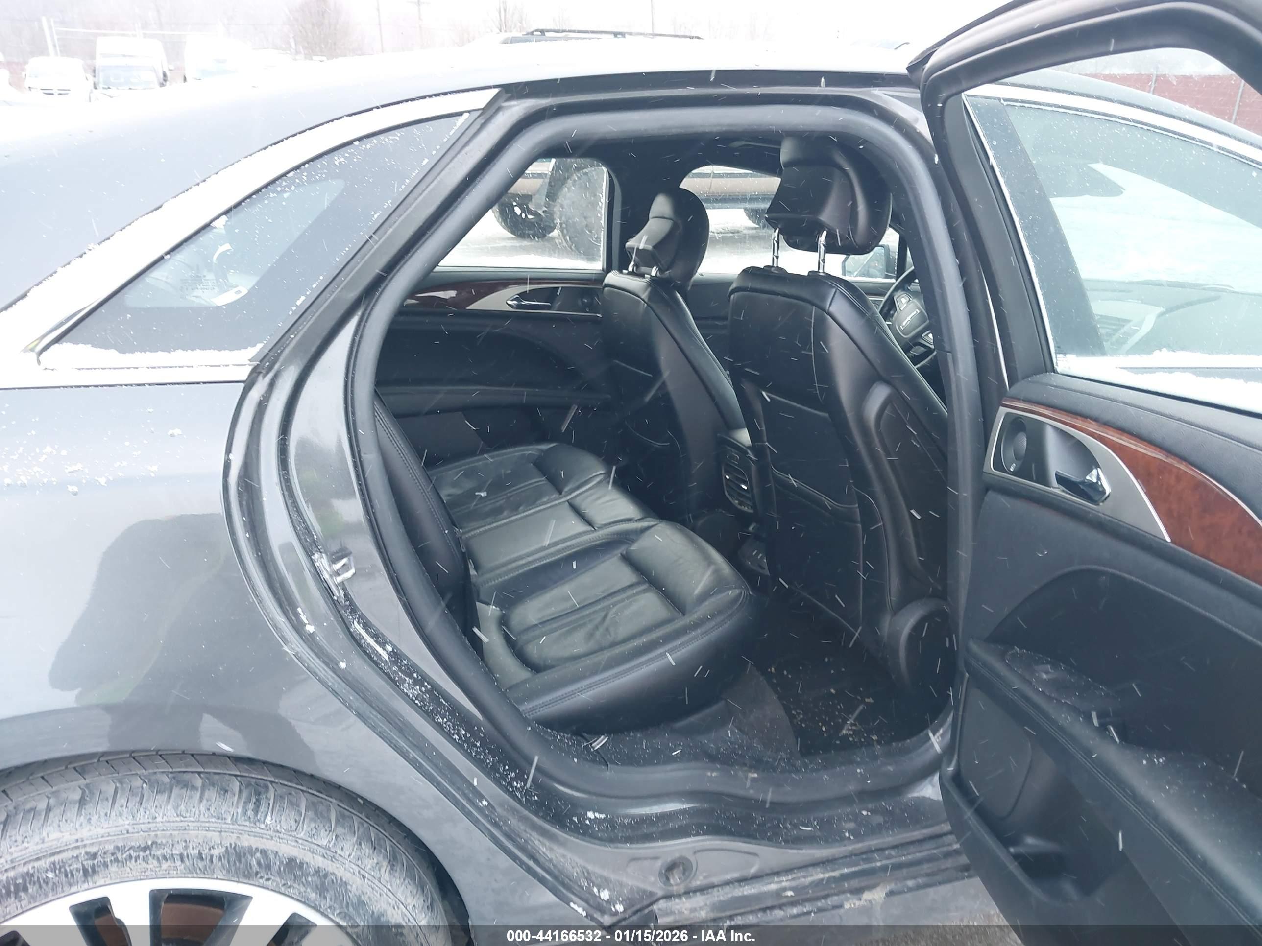 LINCOLN MKZ image 8