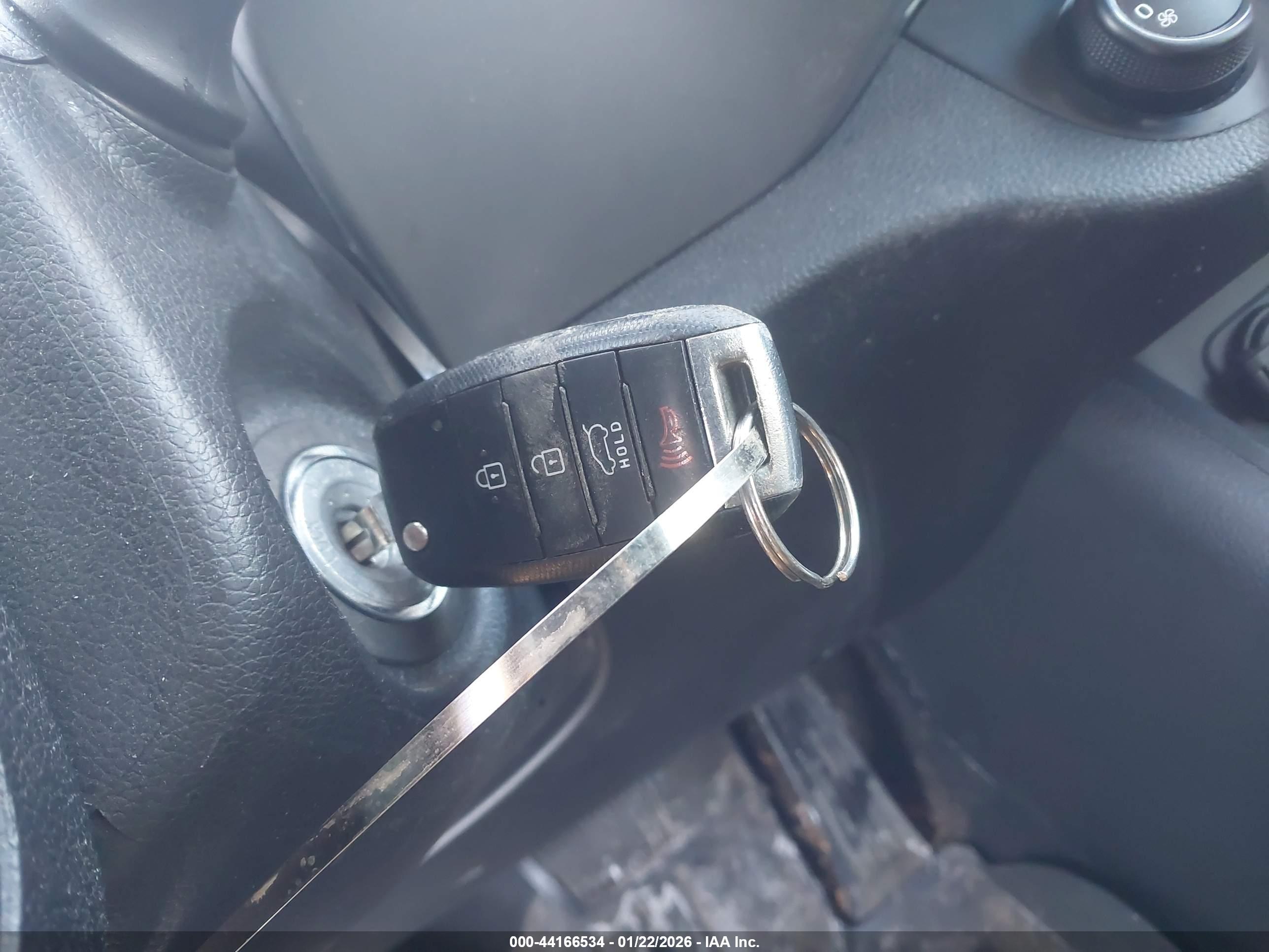 KIA SPORTAGE image 11