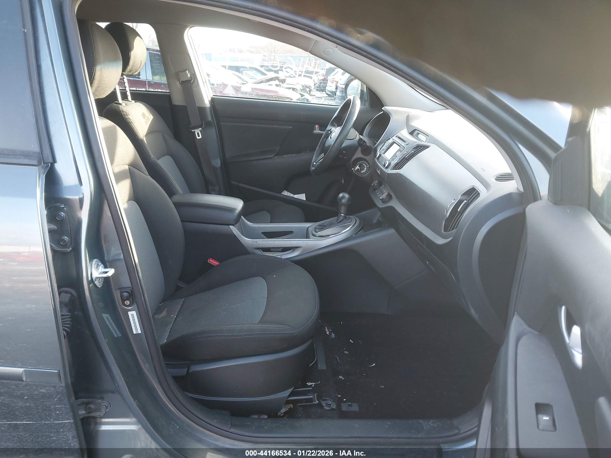 KIA SPORTAGE image 5