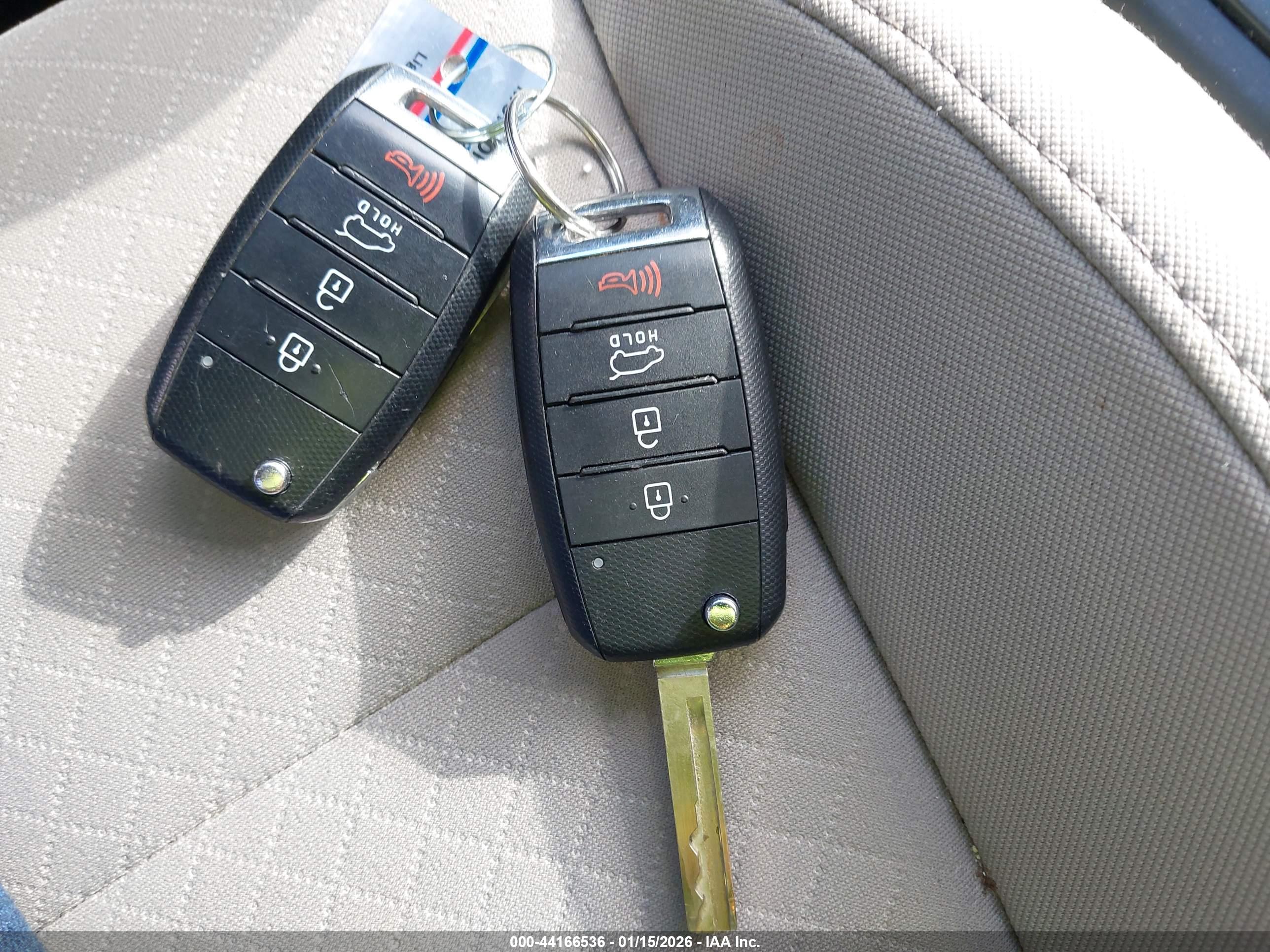 KIA SORENTO image 11