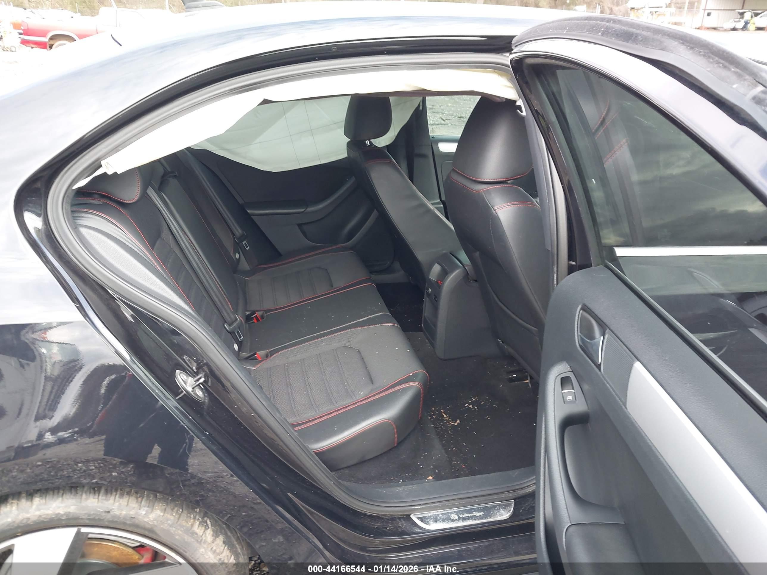 VOLKSWAGEN JETTA image 8