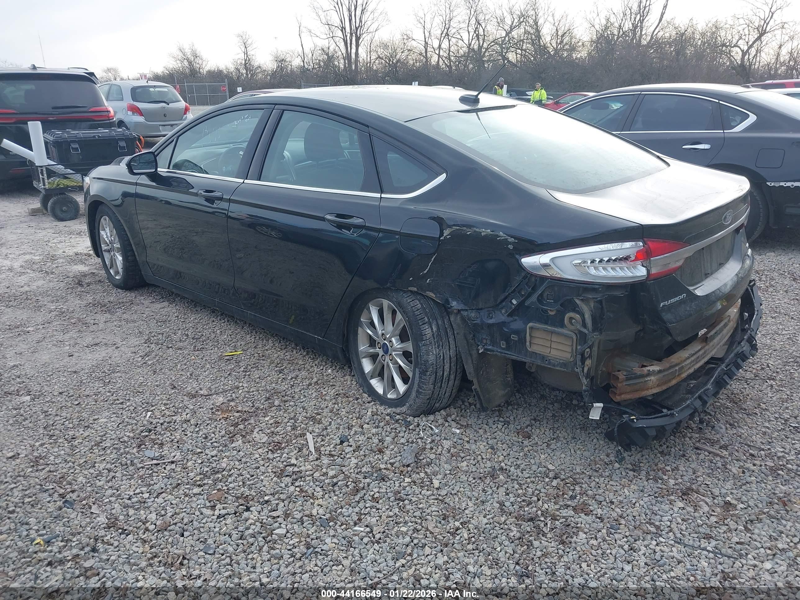 FORD FUSION image 3