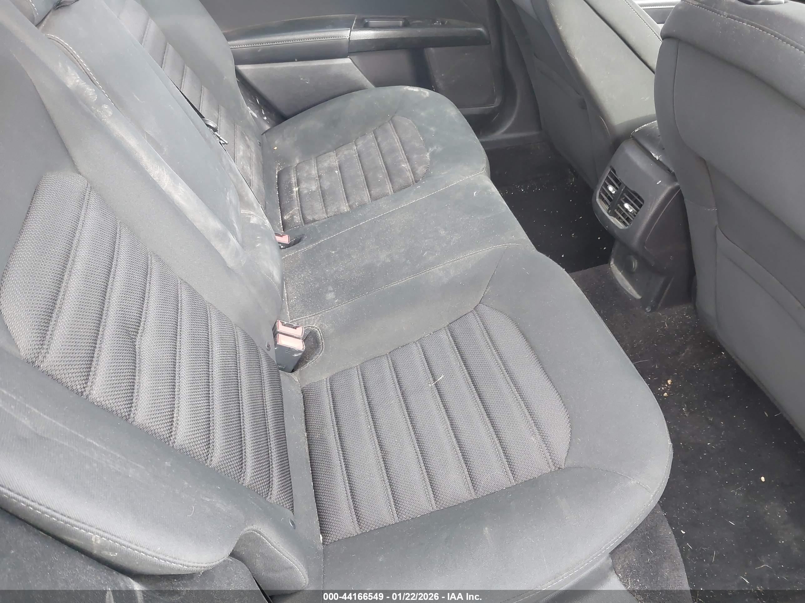 FORD FUSION image 8