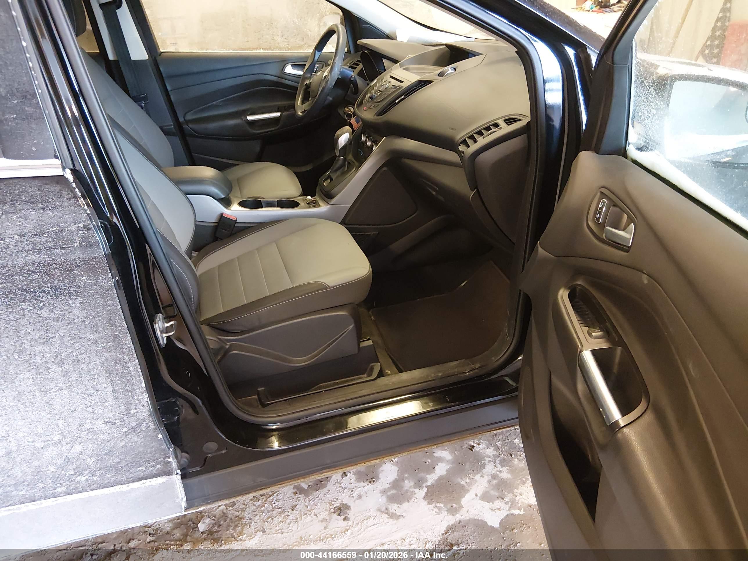 FORD ESCAPE image 5