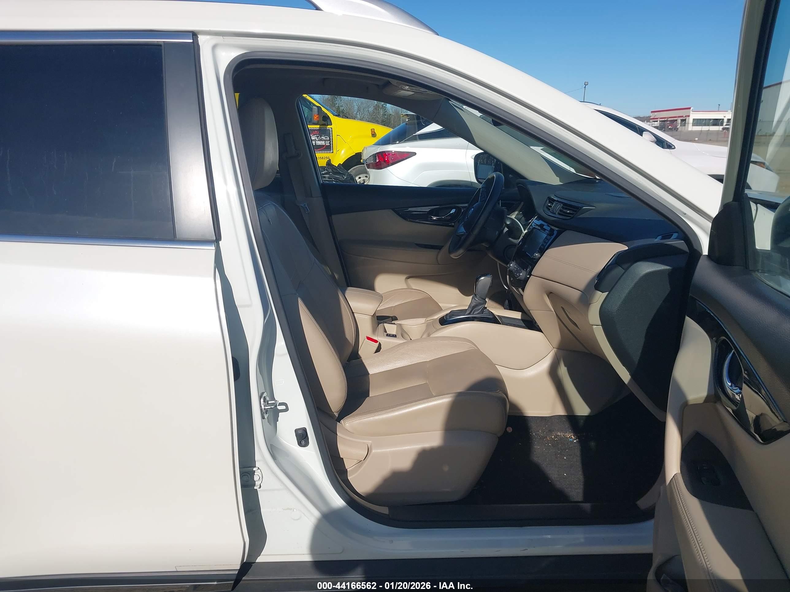 NISSAN ROGUE image 5