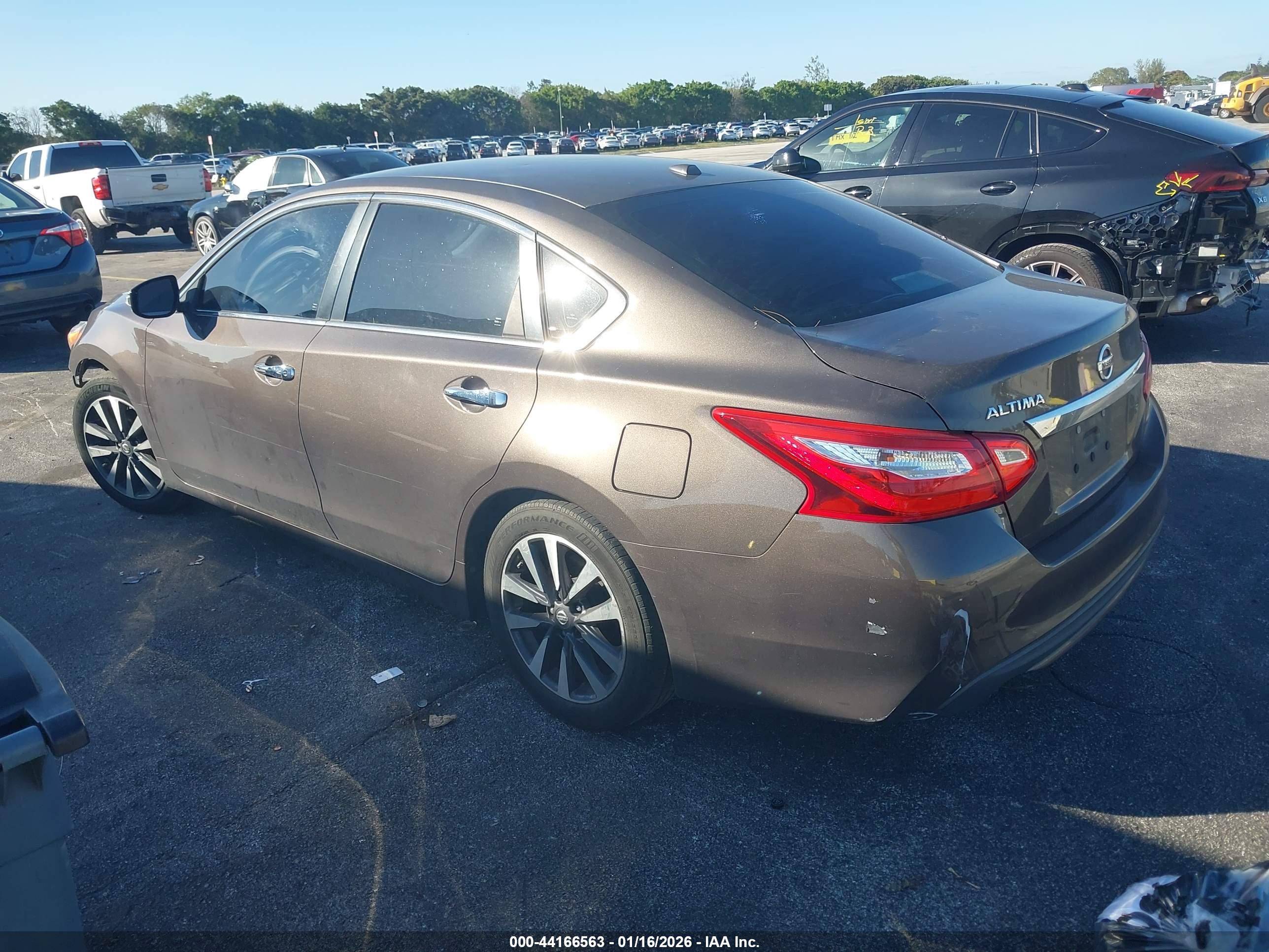 NISSAN ALTIMA image 3