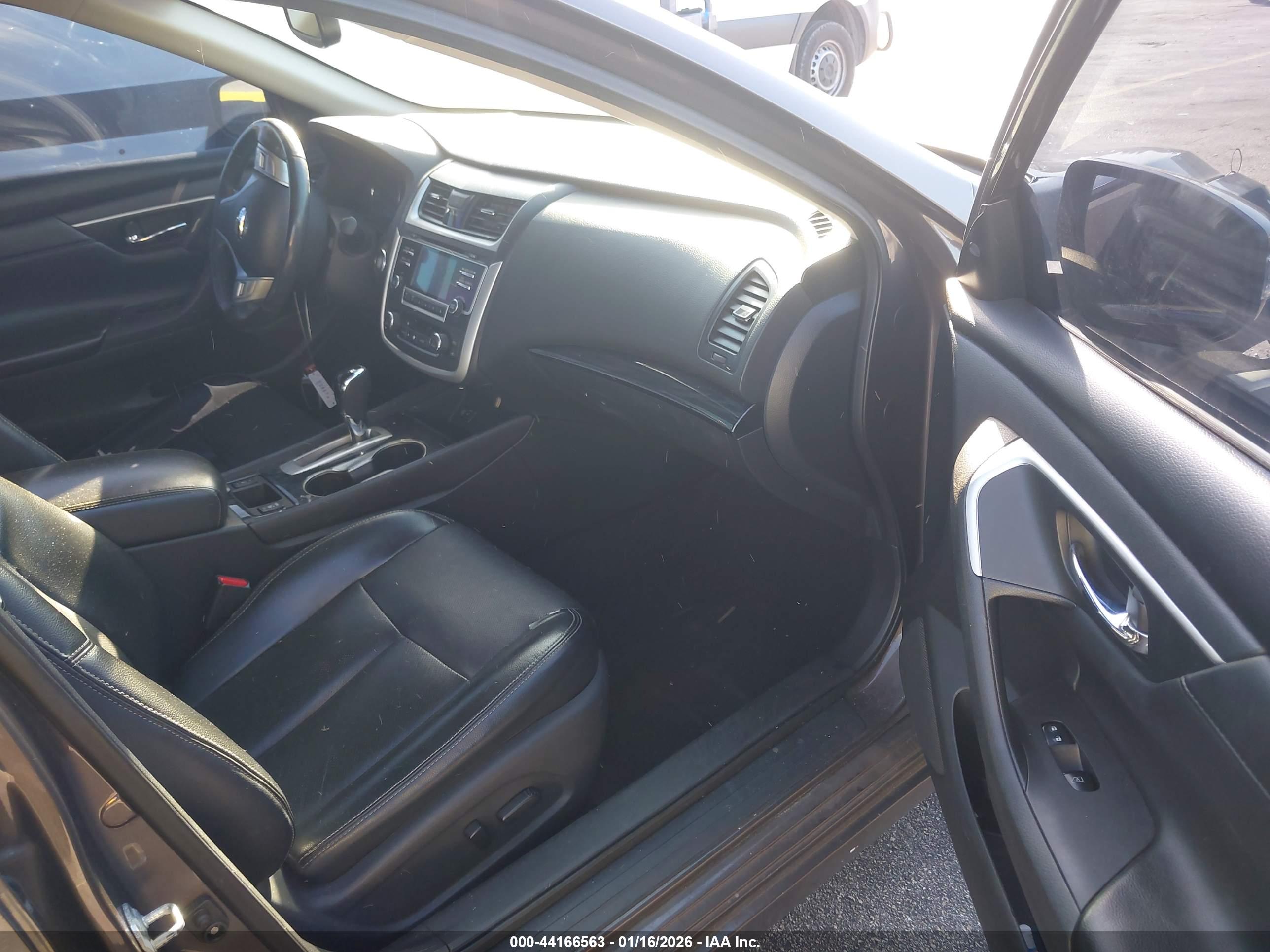 NISSAN ALTIMA image 5