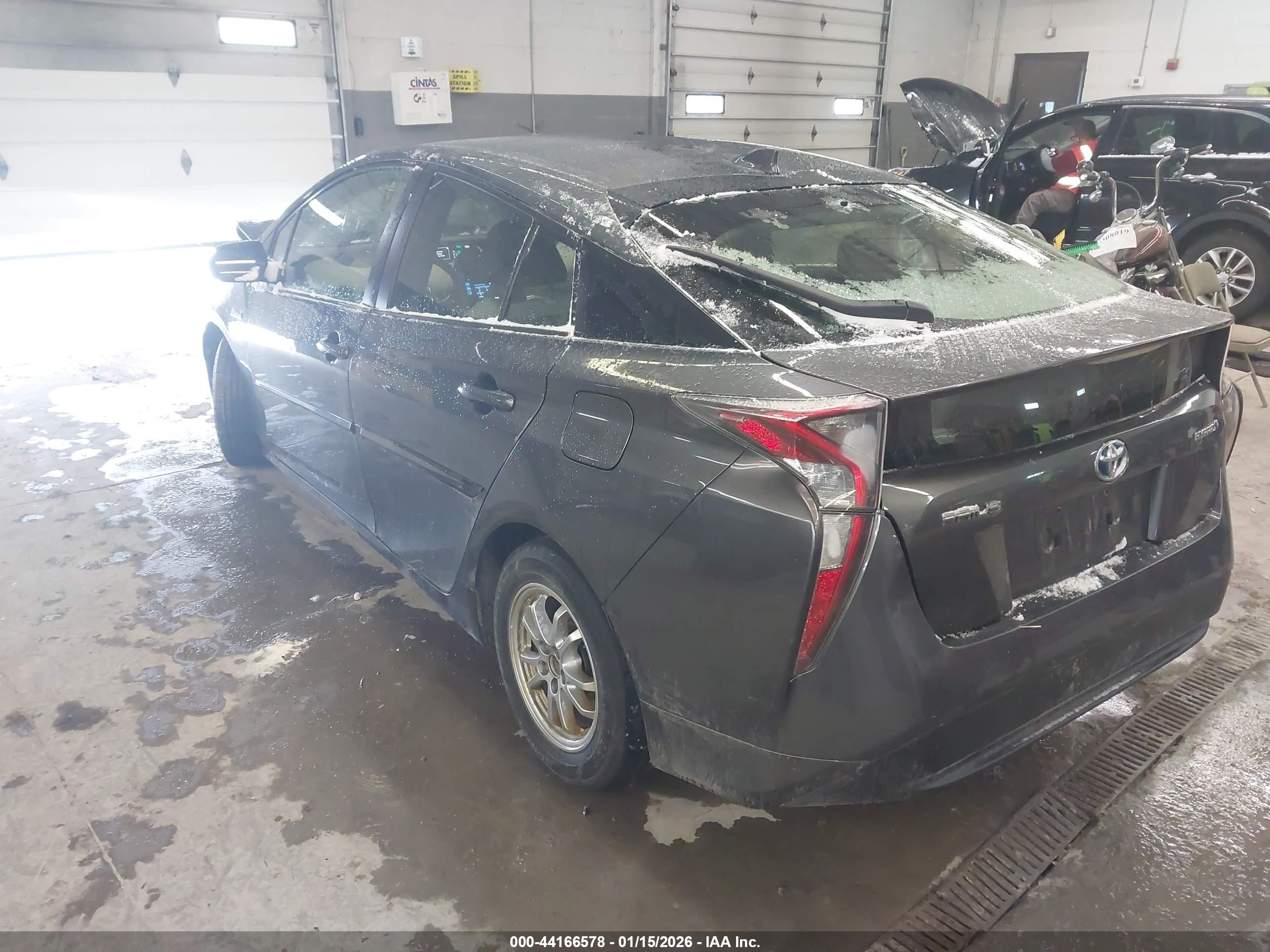 TOYOTA PRIUS image 3