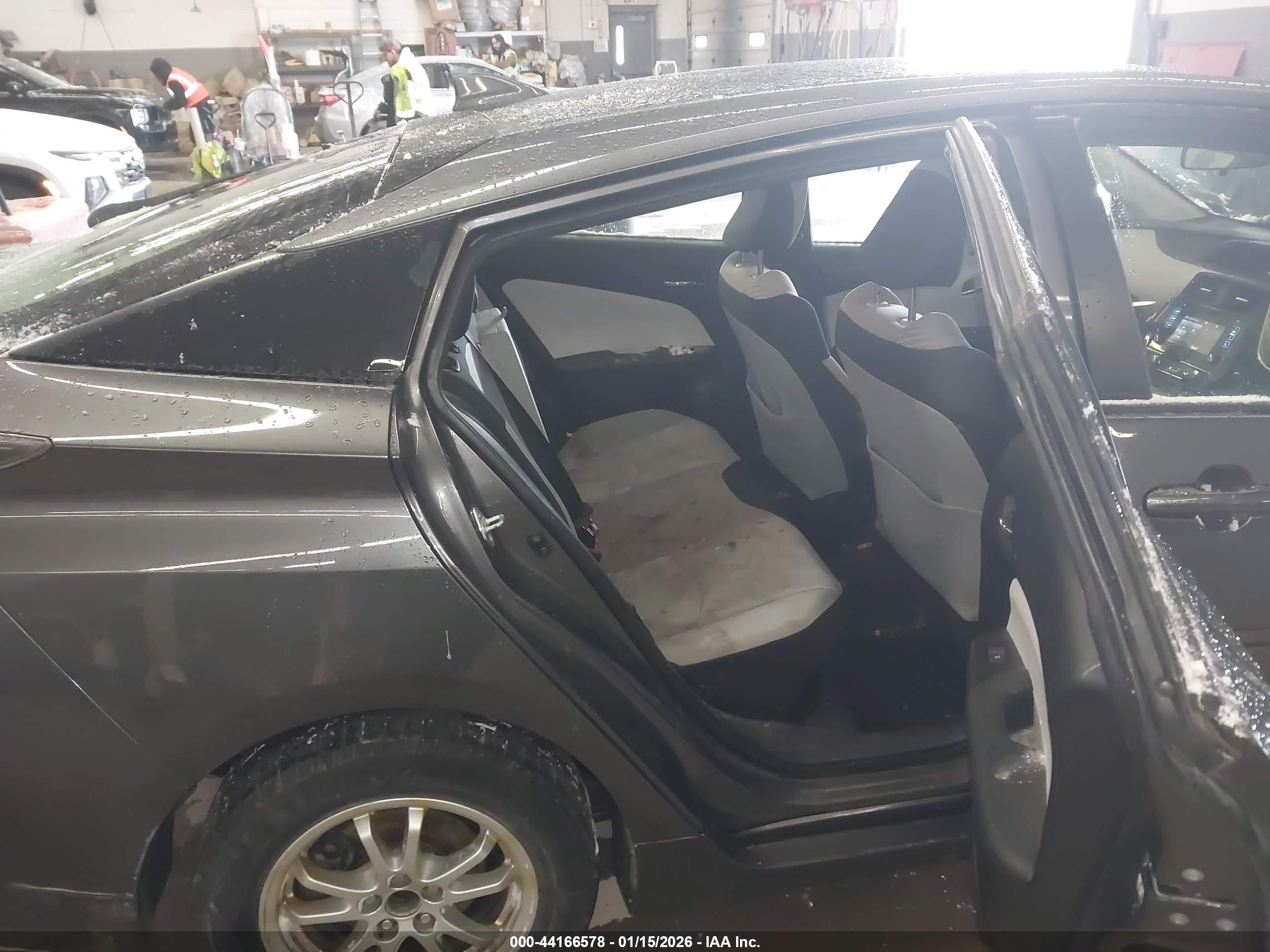 TOYOTA PRIUS image 8