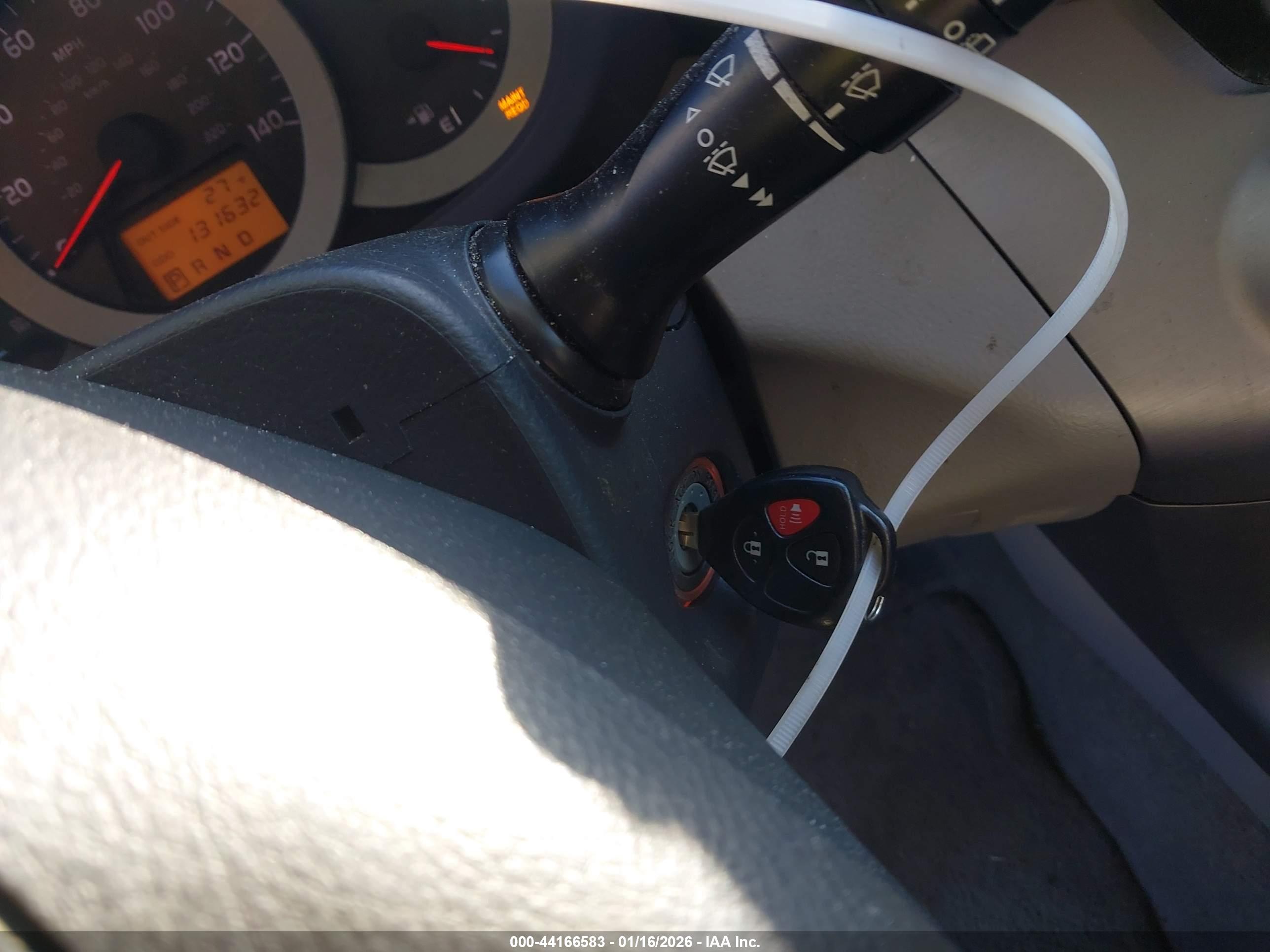 TOYOTA RAV4 image 11