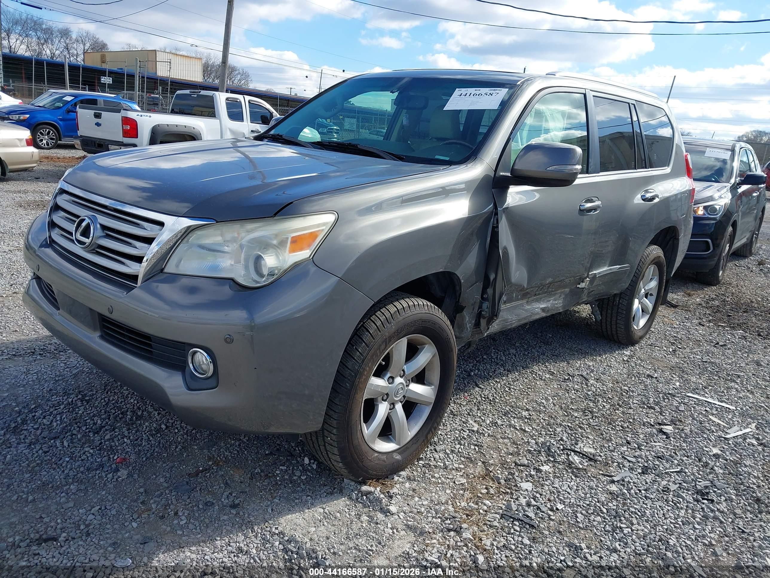 LEXUS GX image 2