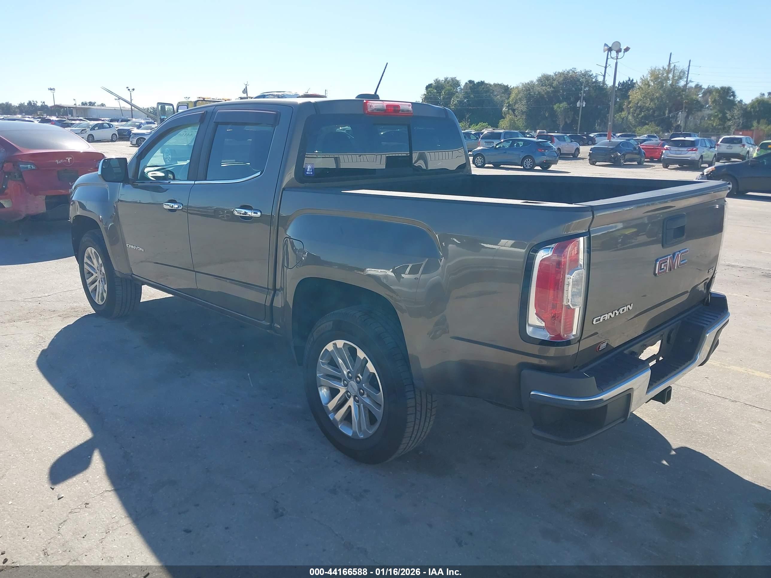 GMC CANYON image 3