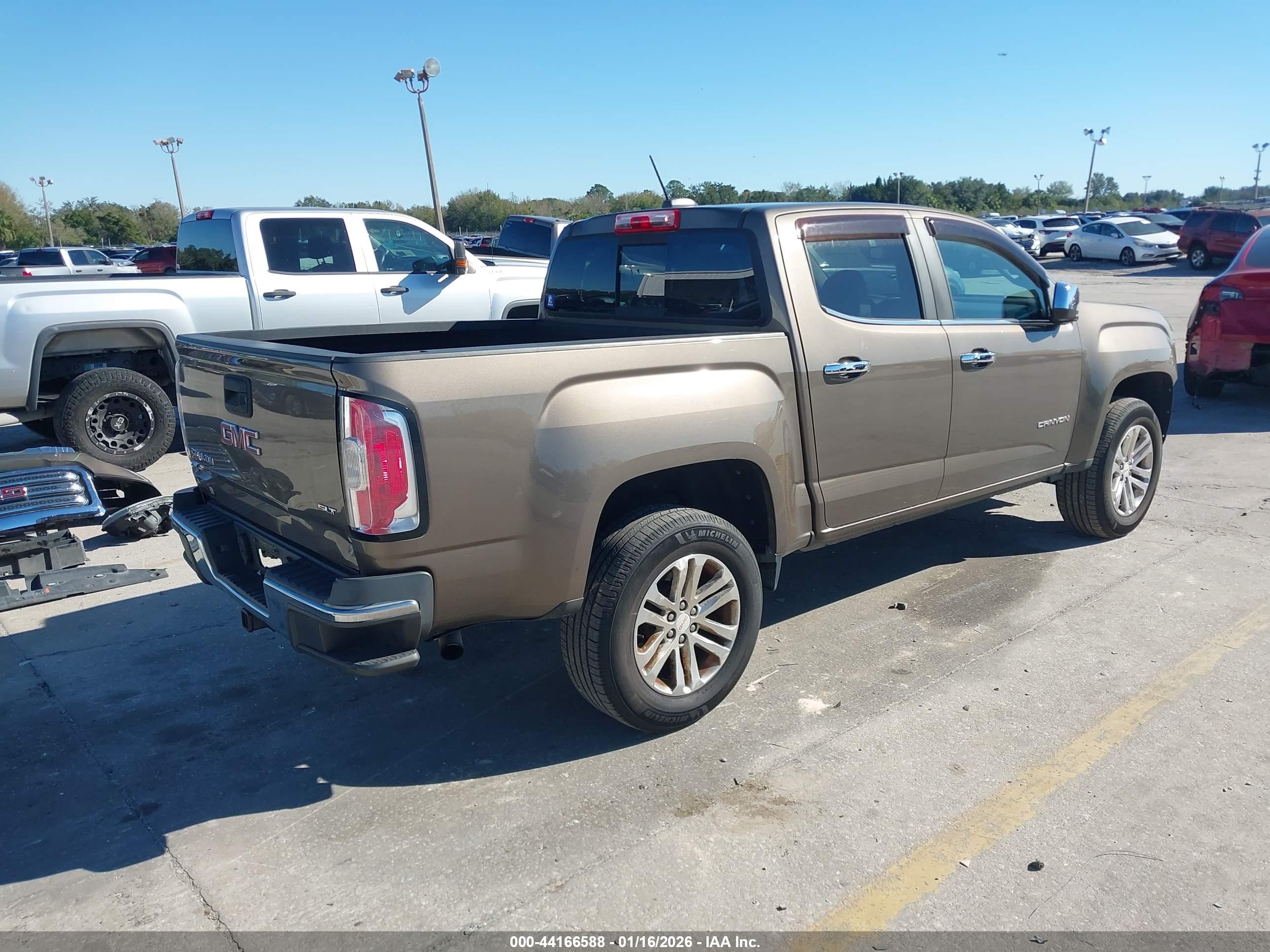 GMC CANYON image 4
