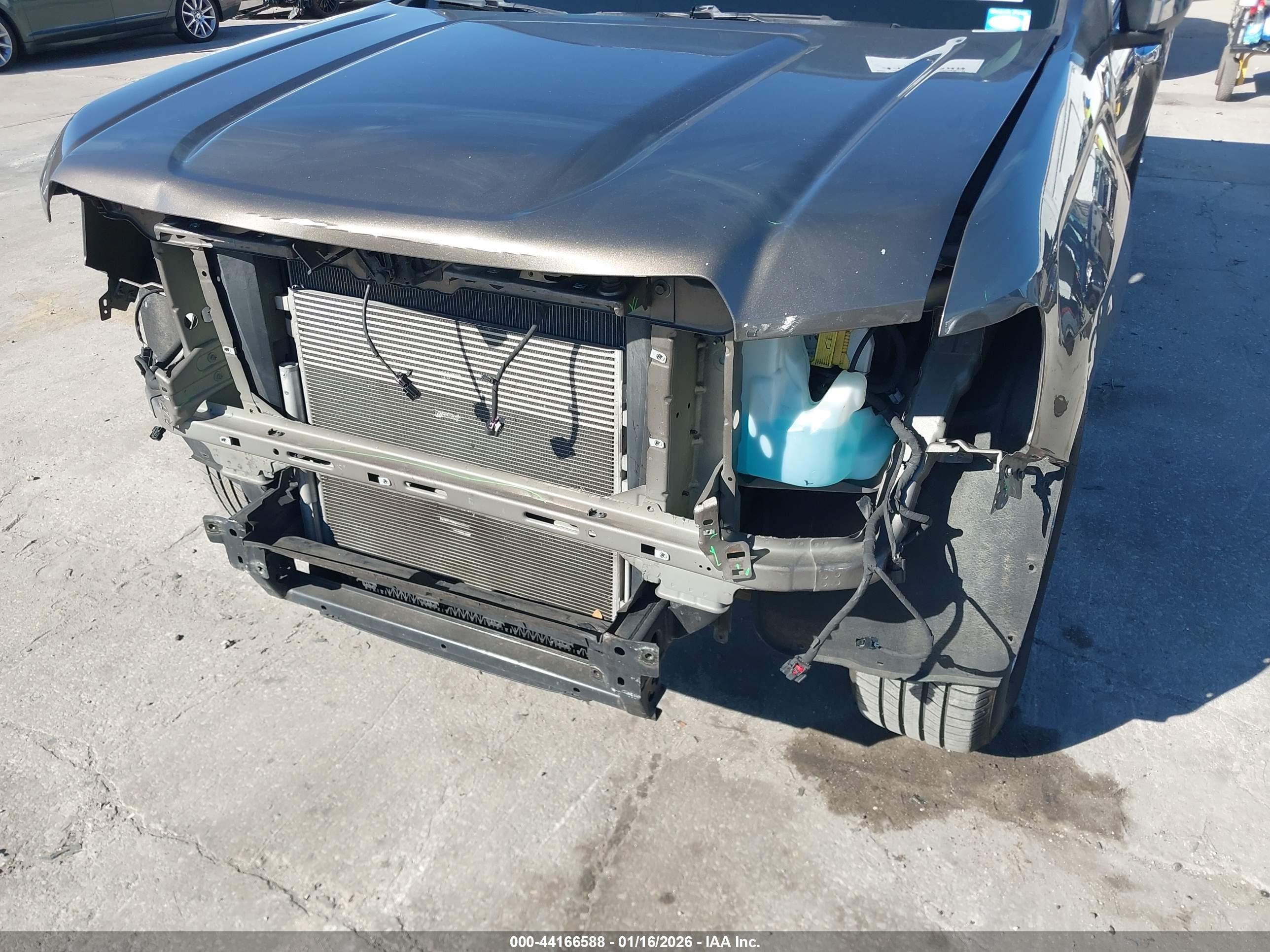 GMC CANYON image 6