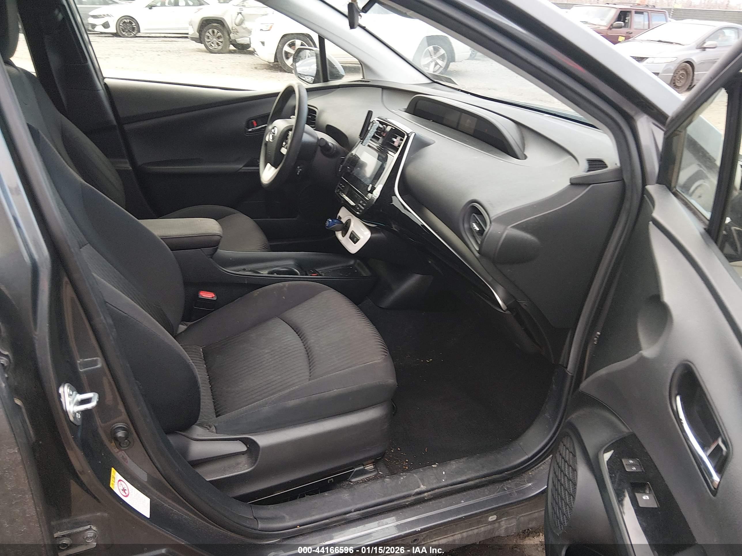 TOYOTA PRIUS image 5