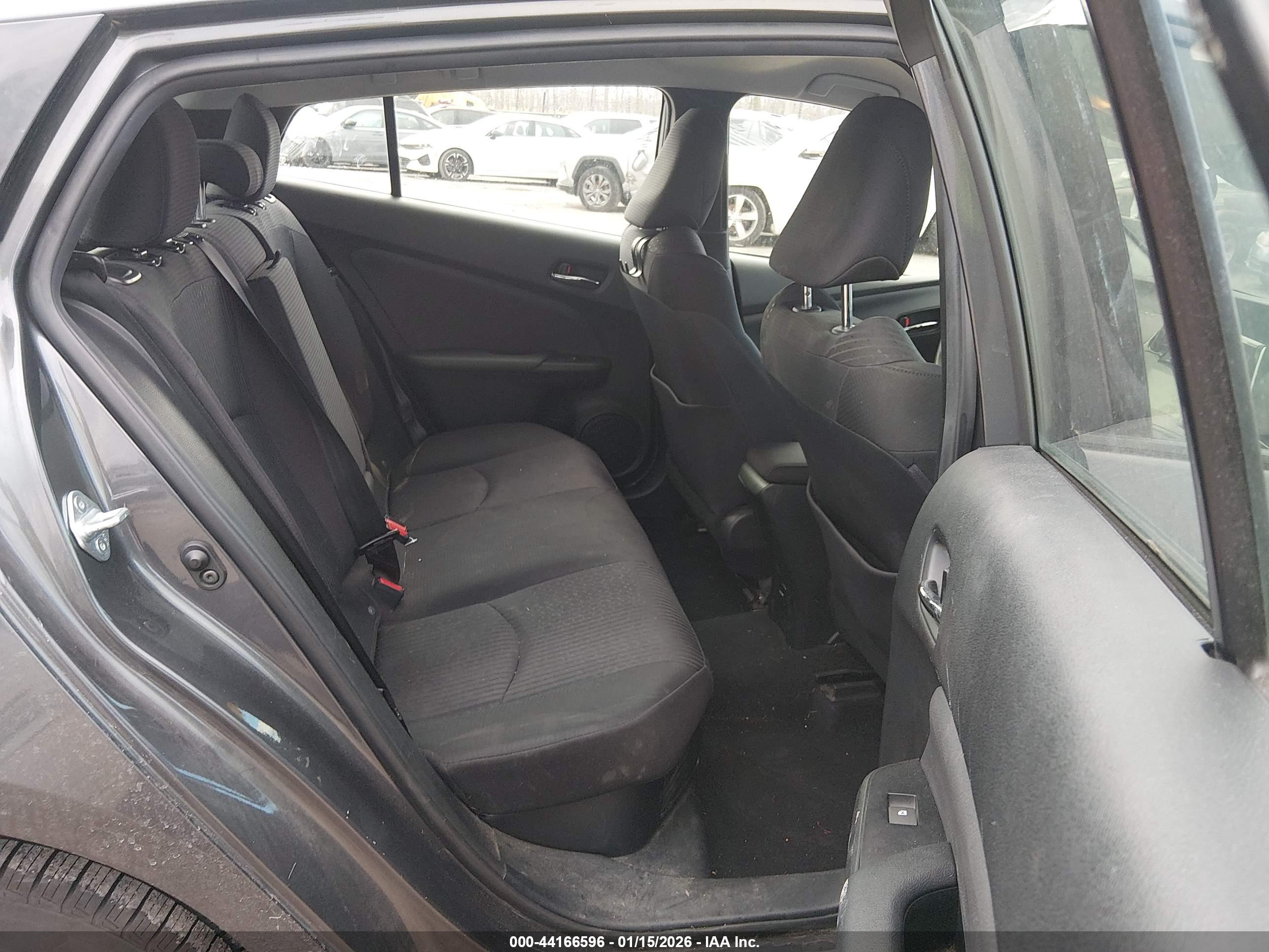 TOYOTA PRIUS image 8