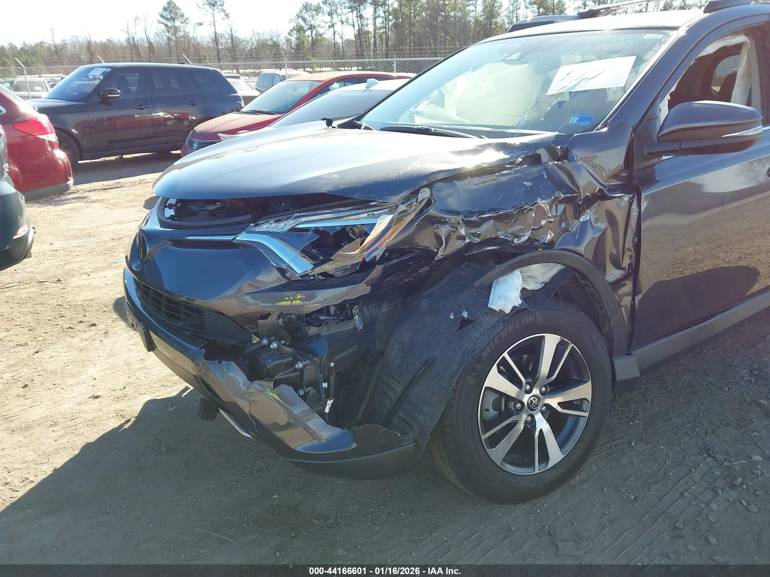 TOYOTA RAV4 image 6