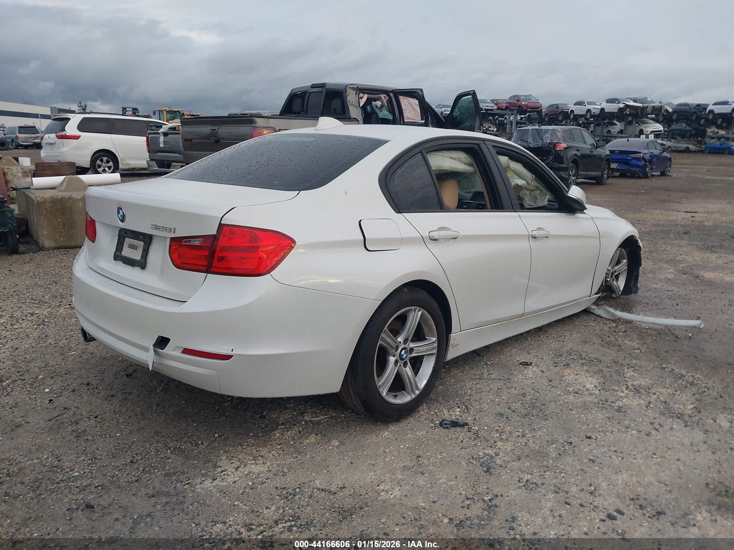 BMW 328I image 4