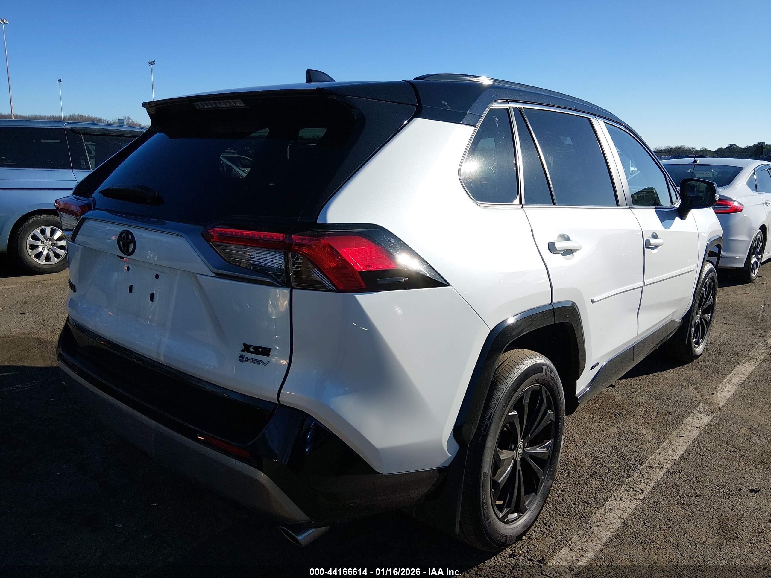 TOYOTA RAV4 image 4