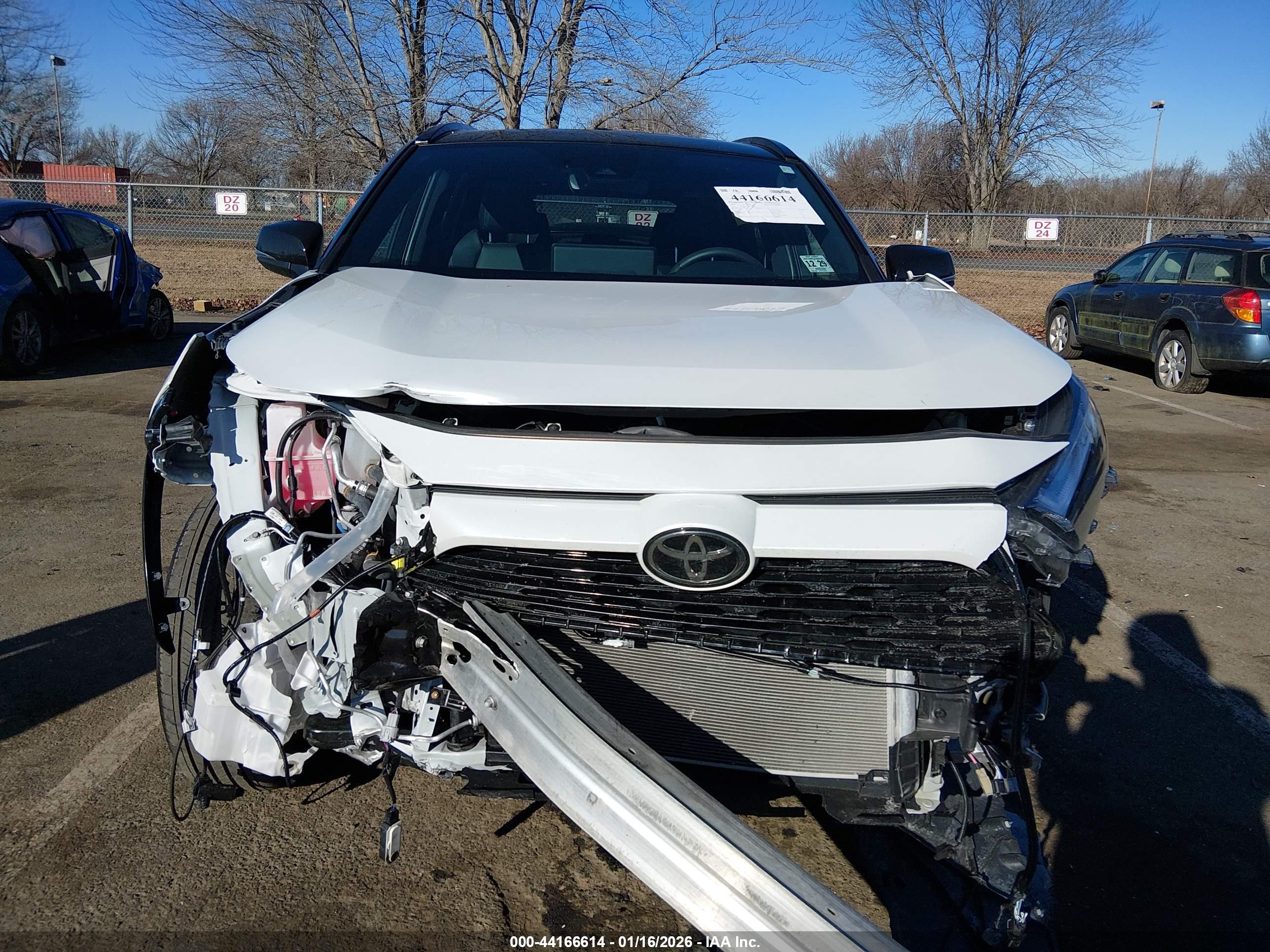 TOYOTA RAV4 image 6