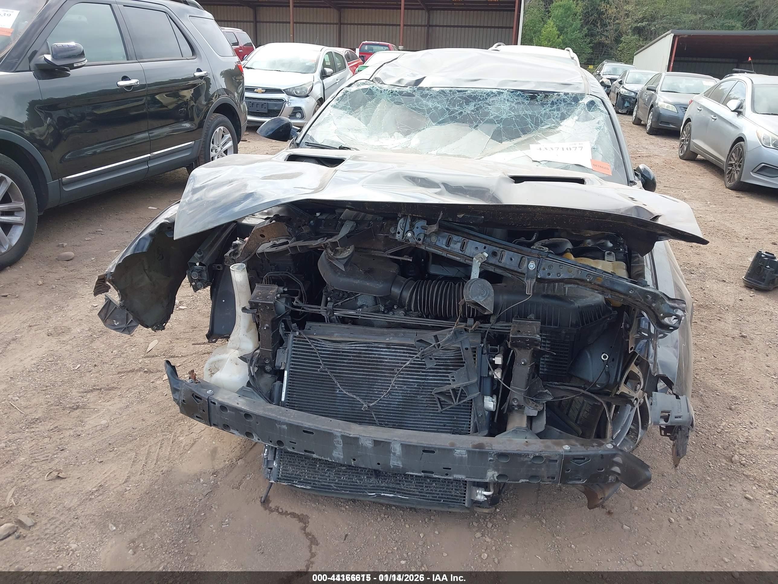 DODGE CHALLENGER image 6
