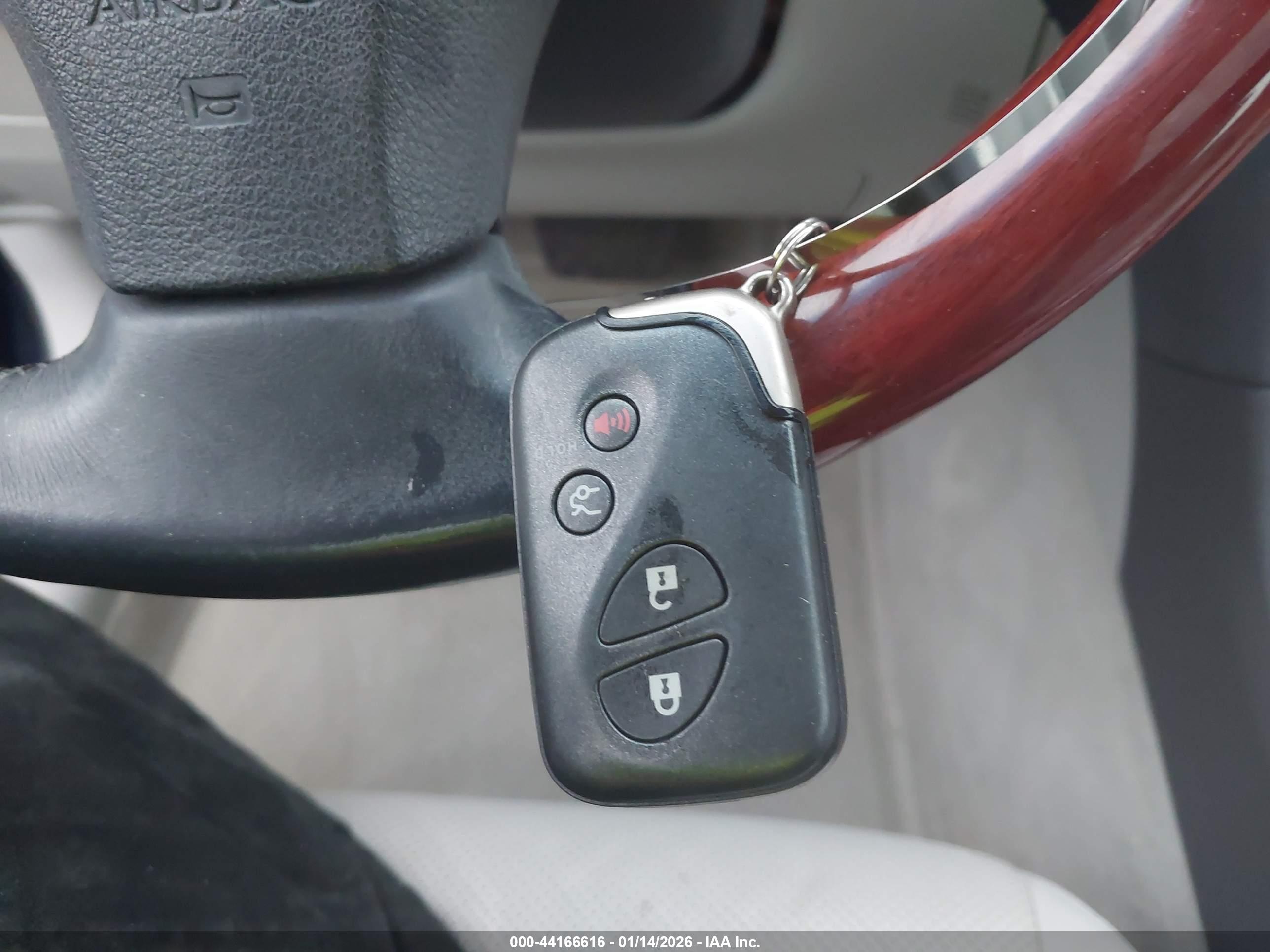 LEXUS ES image 11