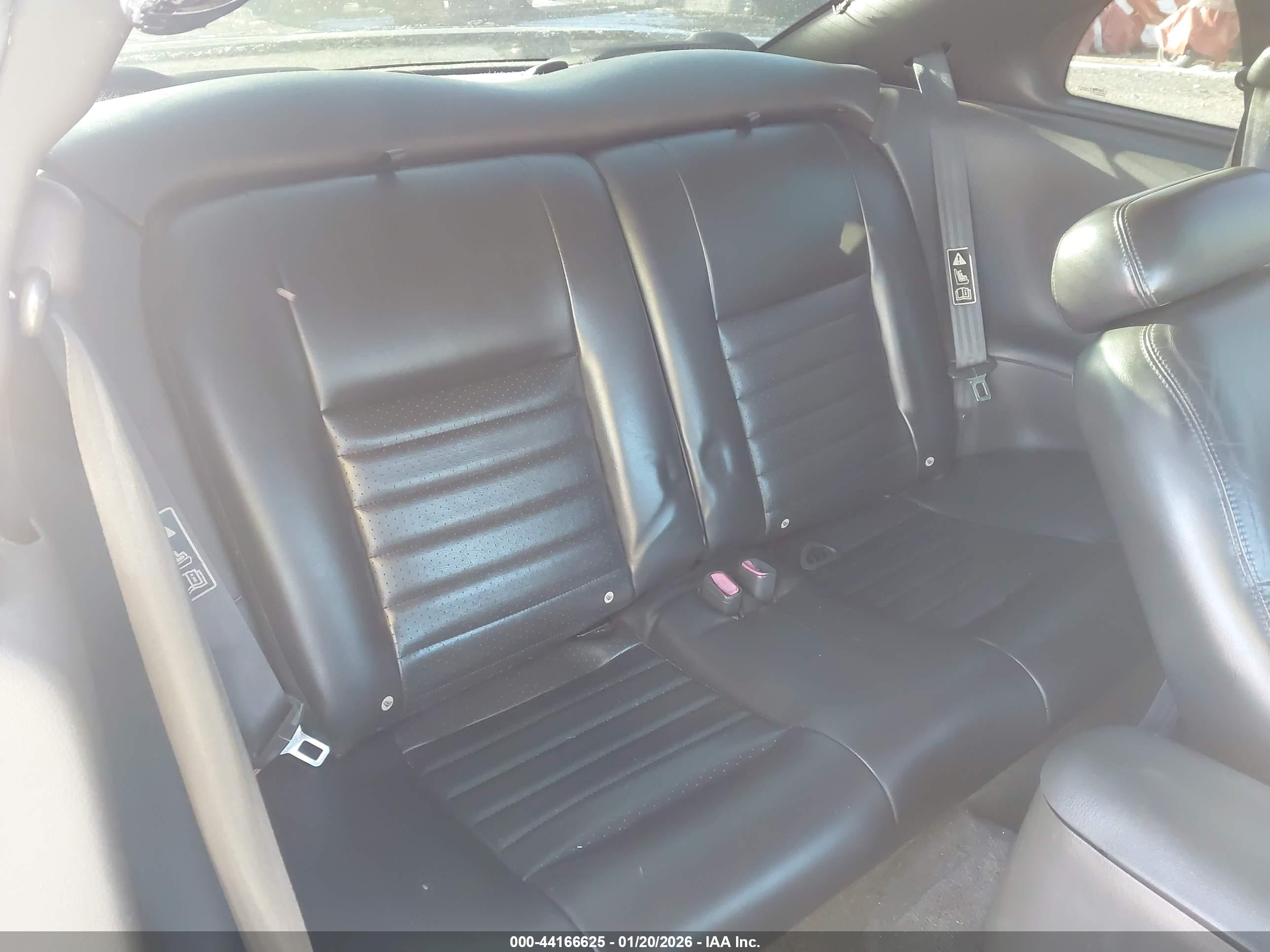 FORD MUSTANG image 8