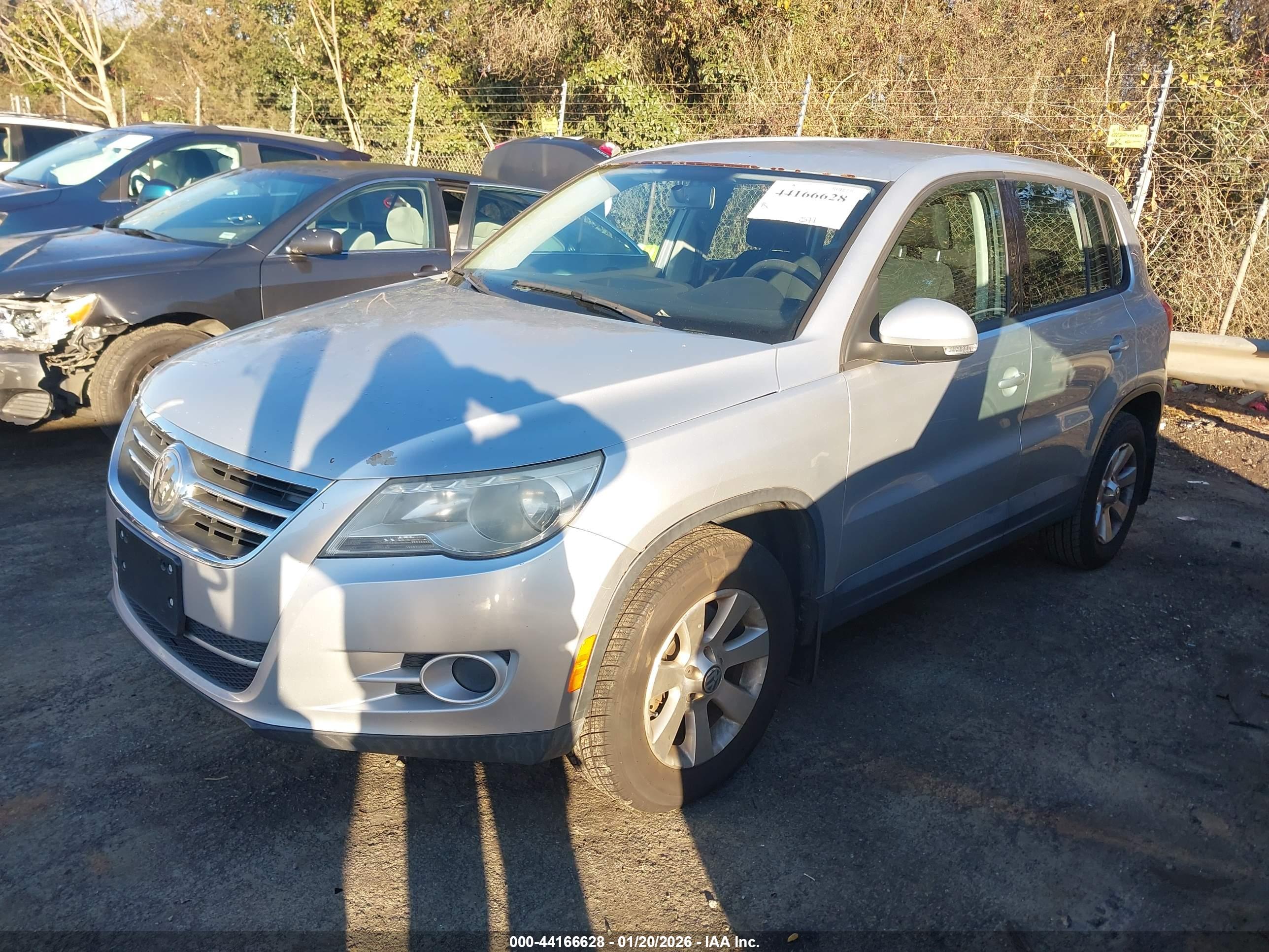 VOLKSWAGEN TIGUAN image 2