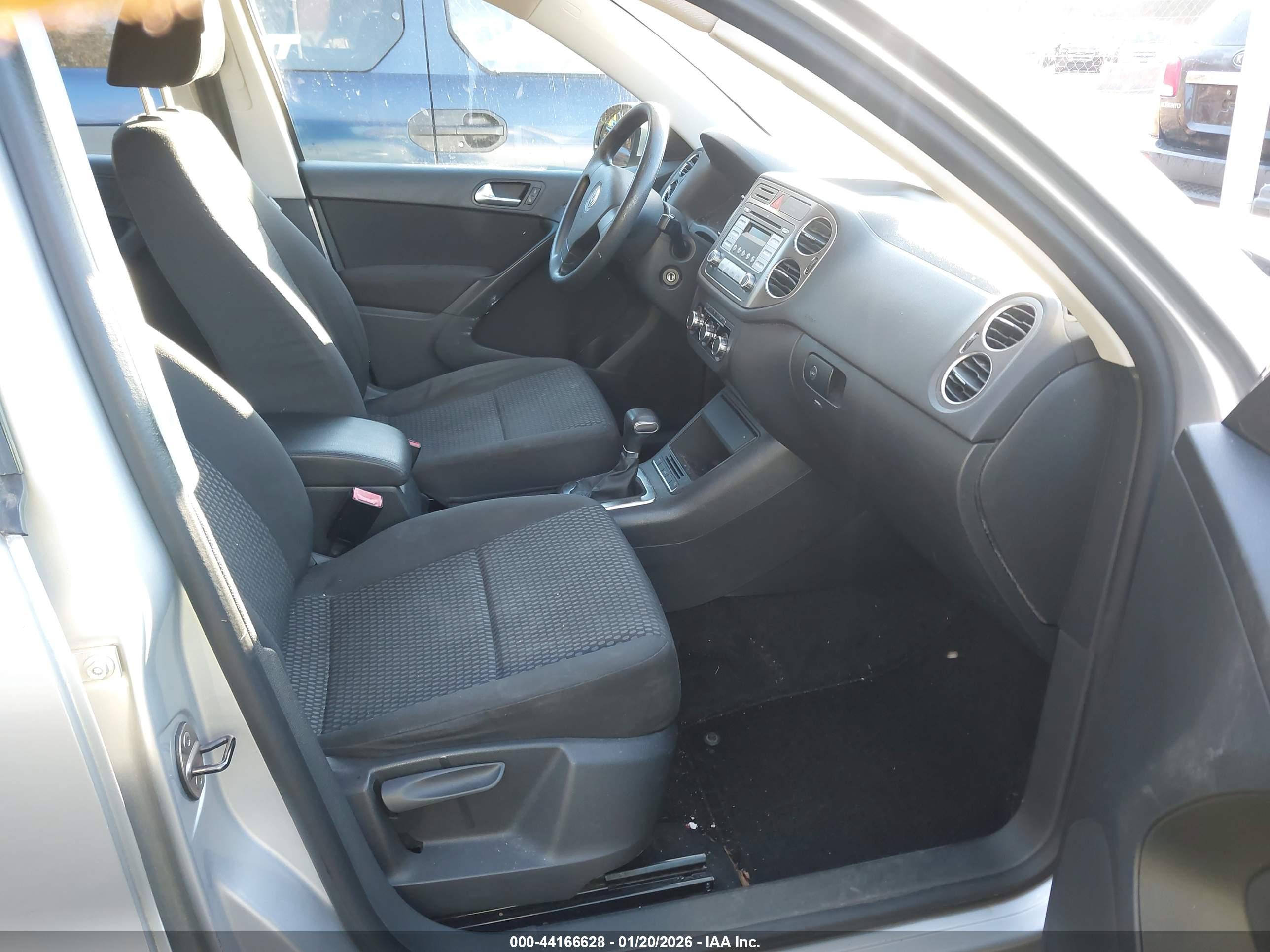VOLKSWAGEN TIGUAN image 5