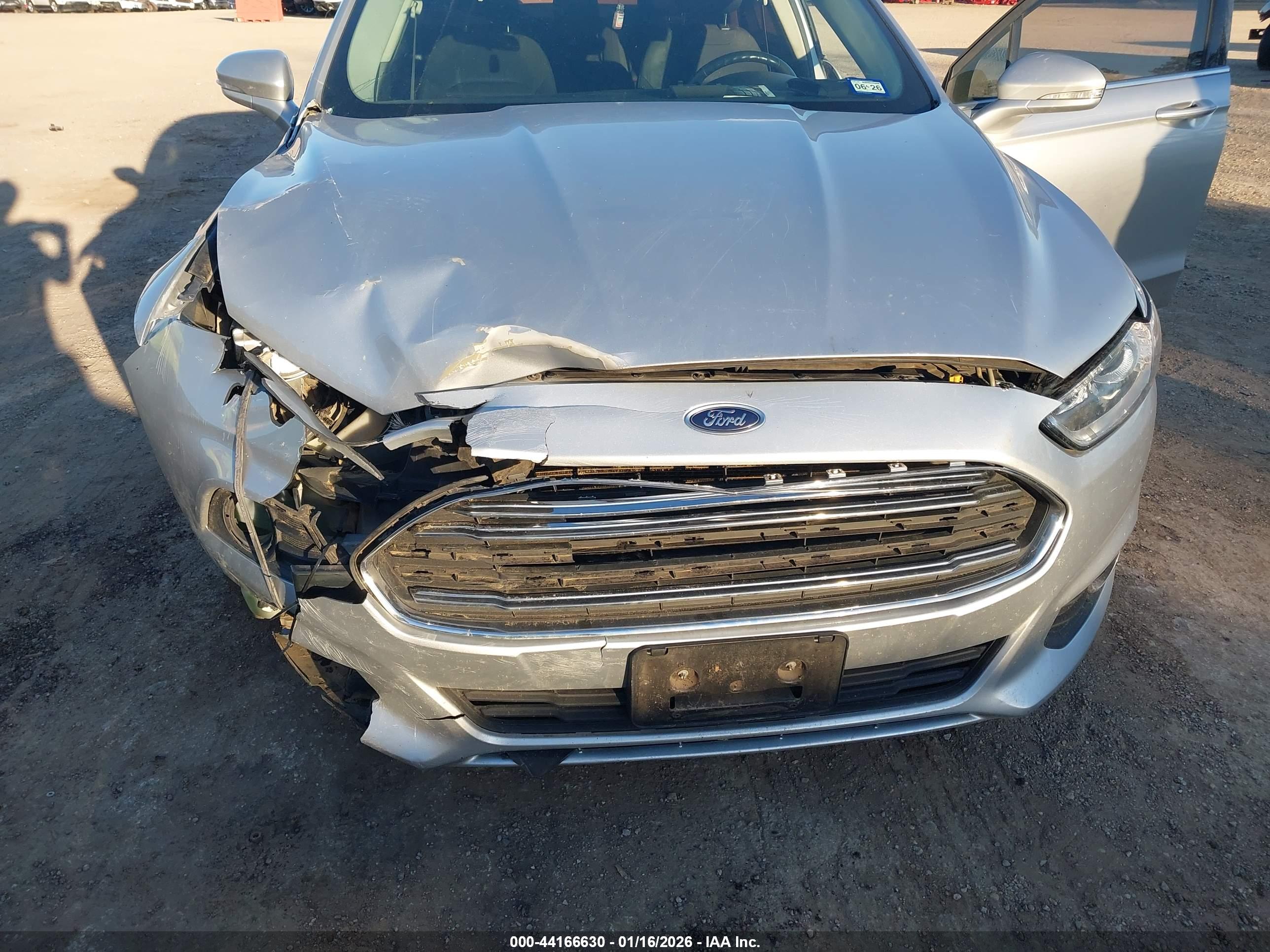 FORD FUSION image 6