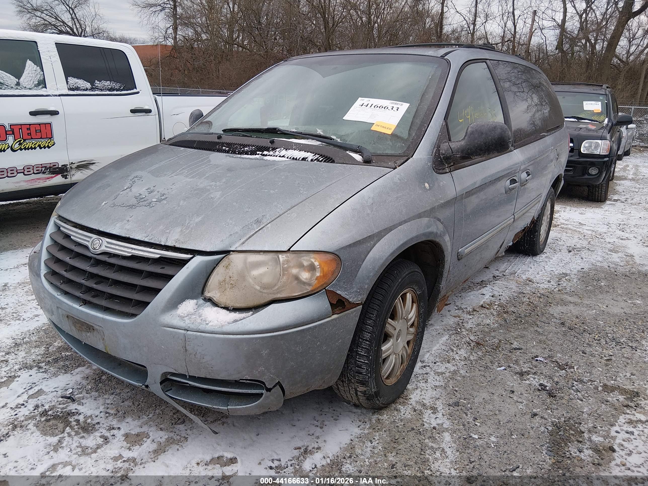 CHRYSLER TOWN image 2