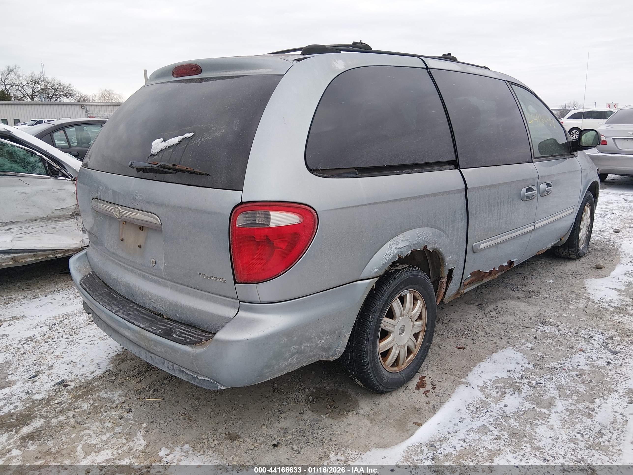 CHRYSLER TOWN image 4