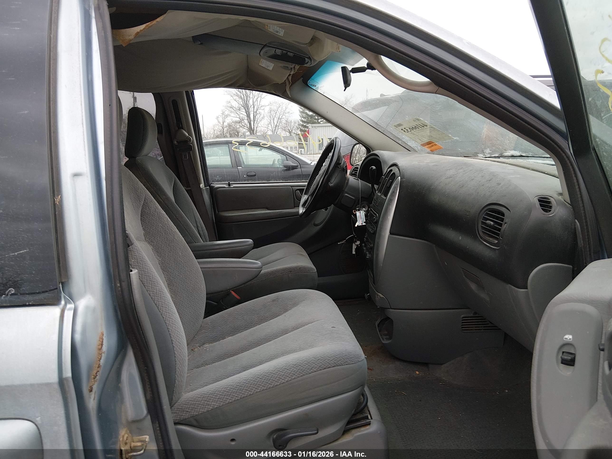 CHRYSLER TOWN image 5