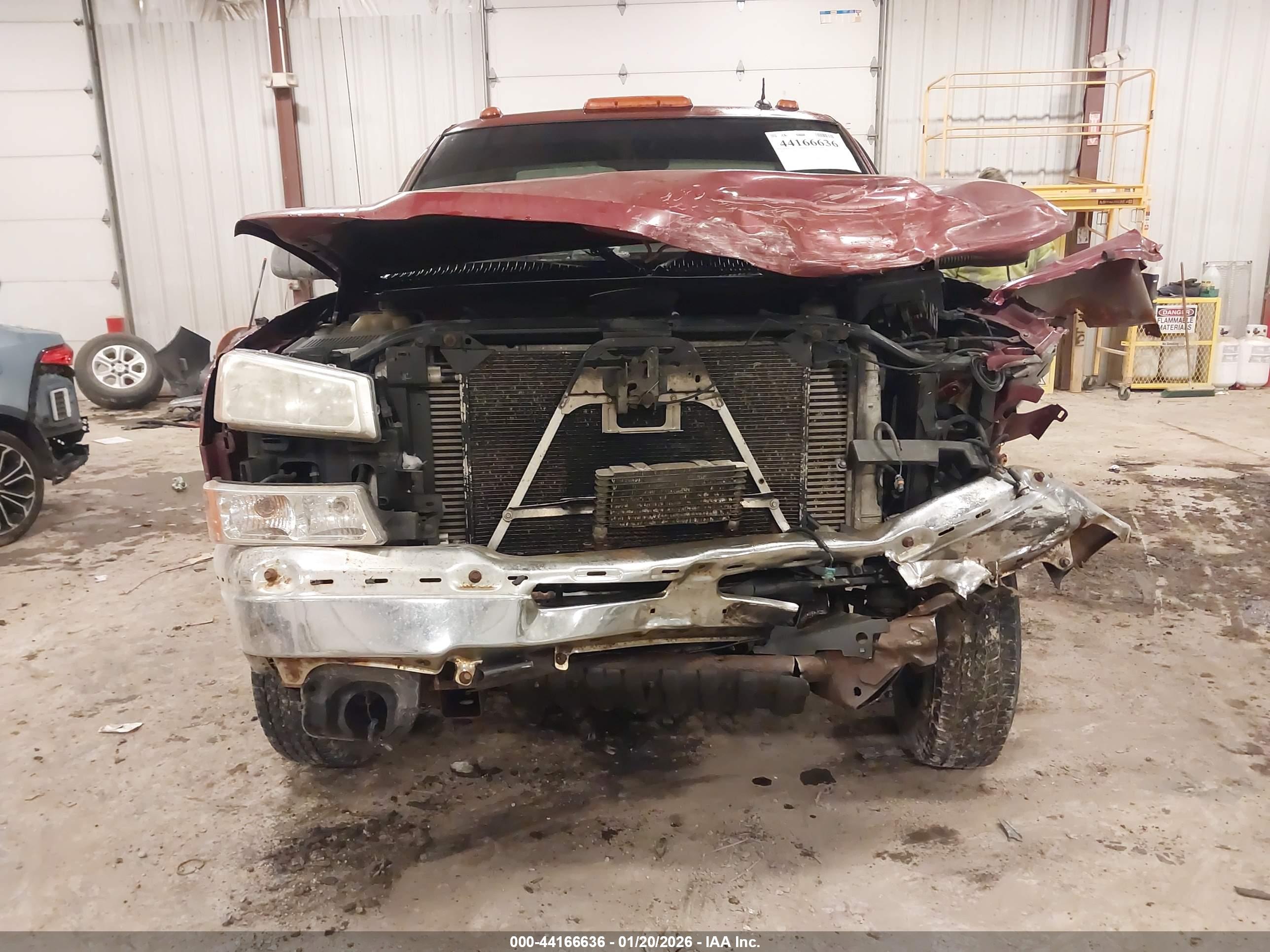 CHEVROLET SILVERADO image 6
