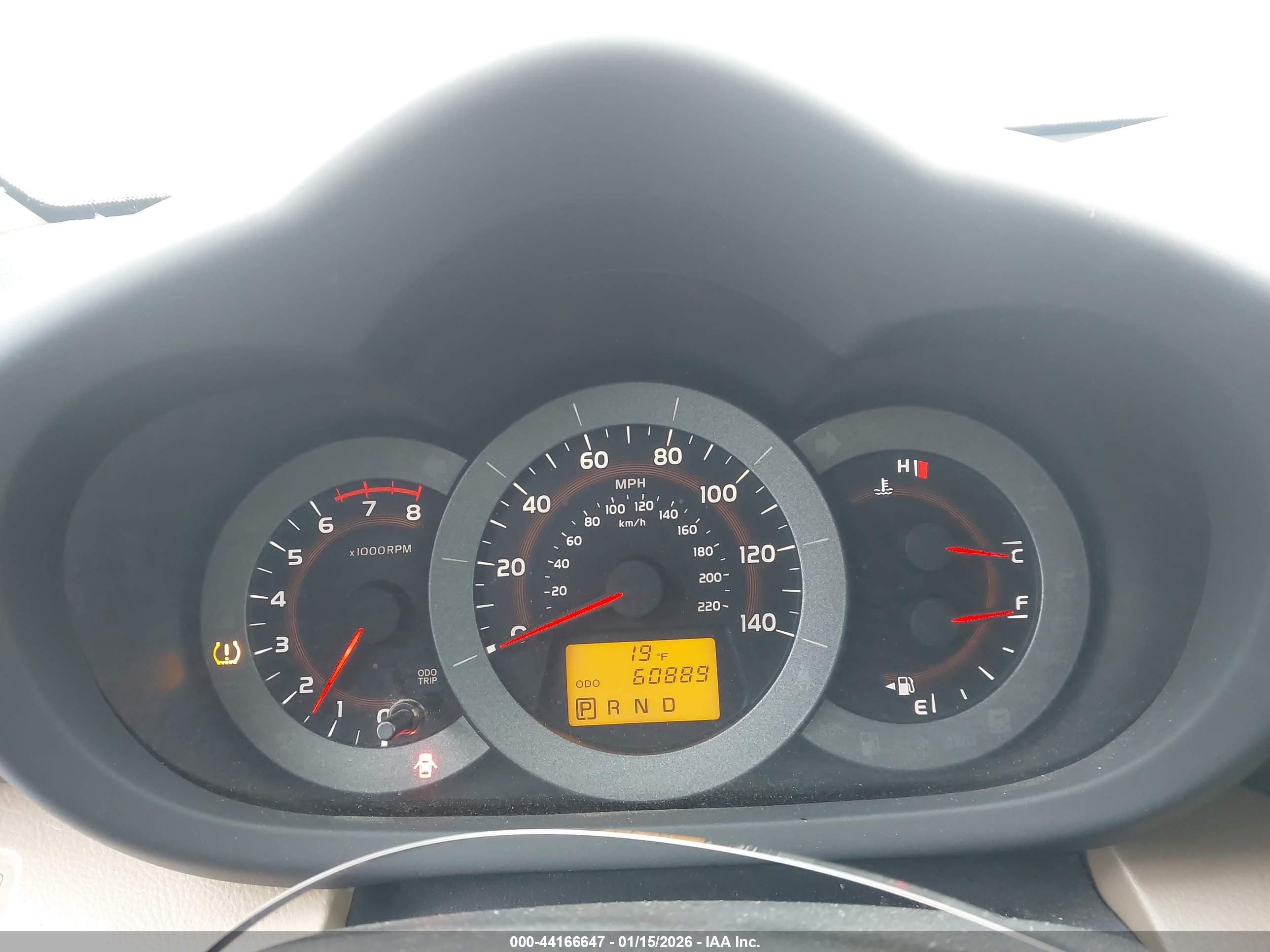 TOYOTA RAV4 image 7
