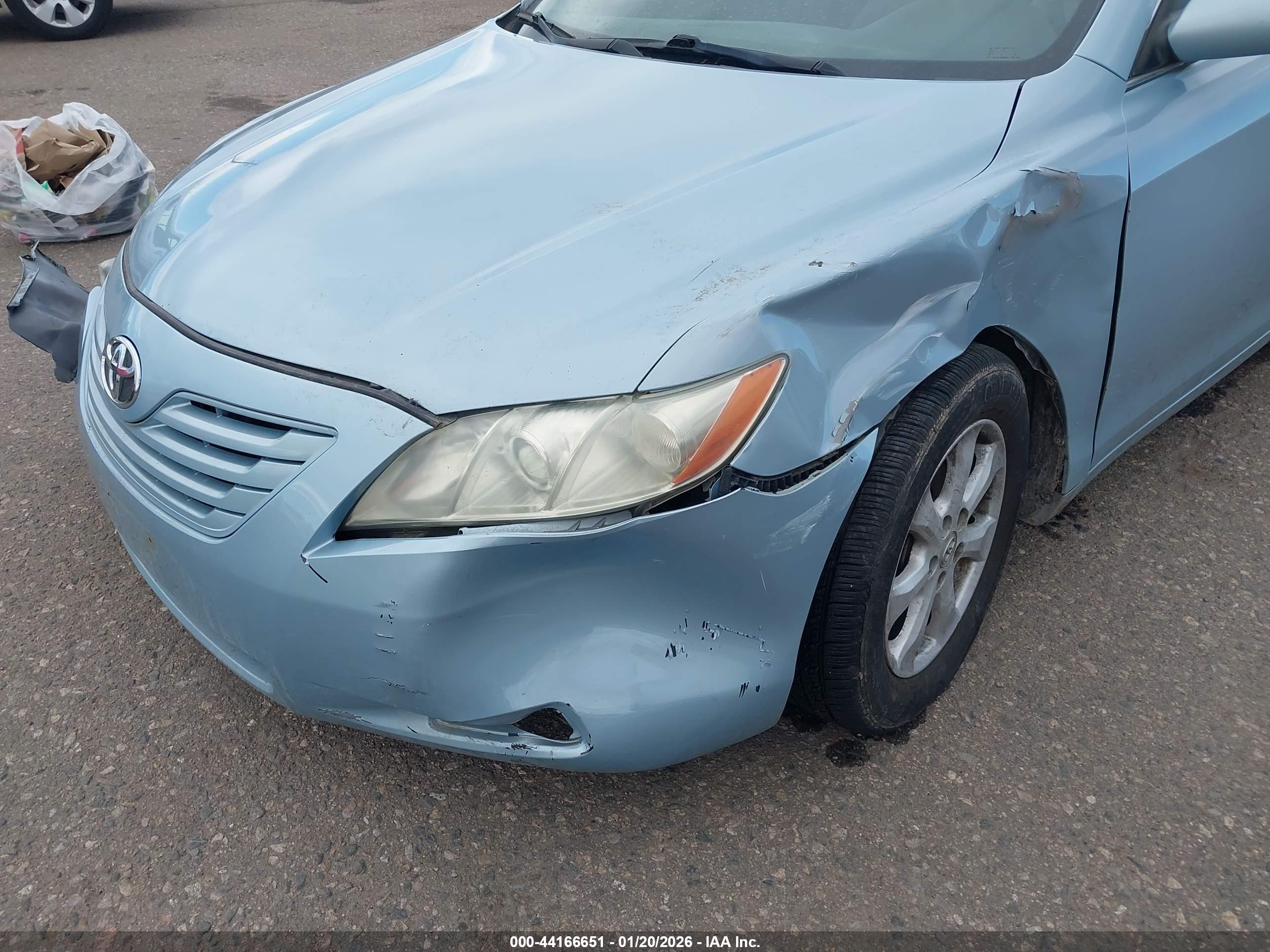 TOYOTA CAMRY image 2
