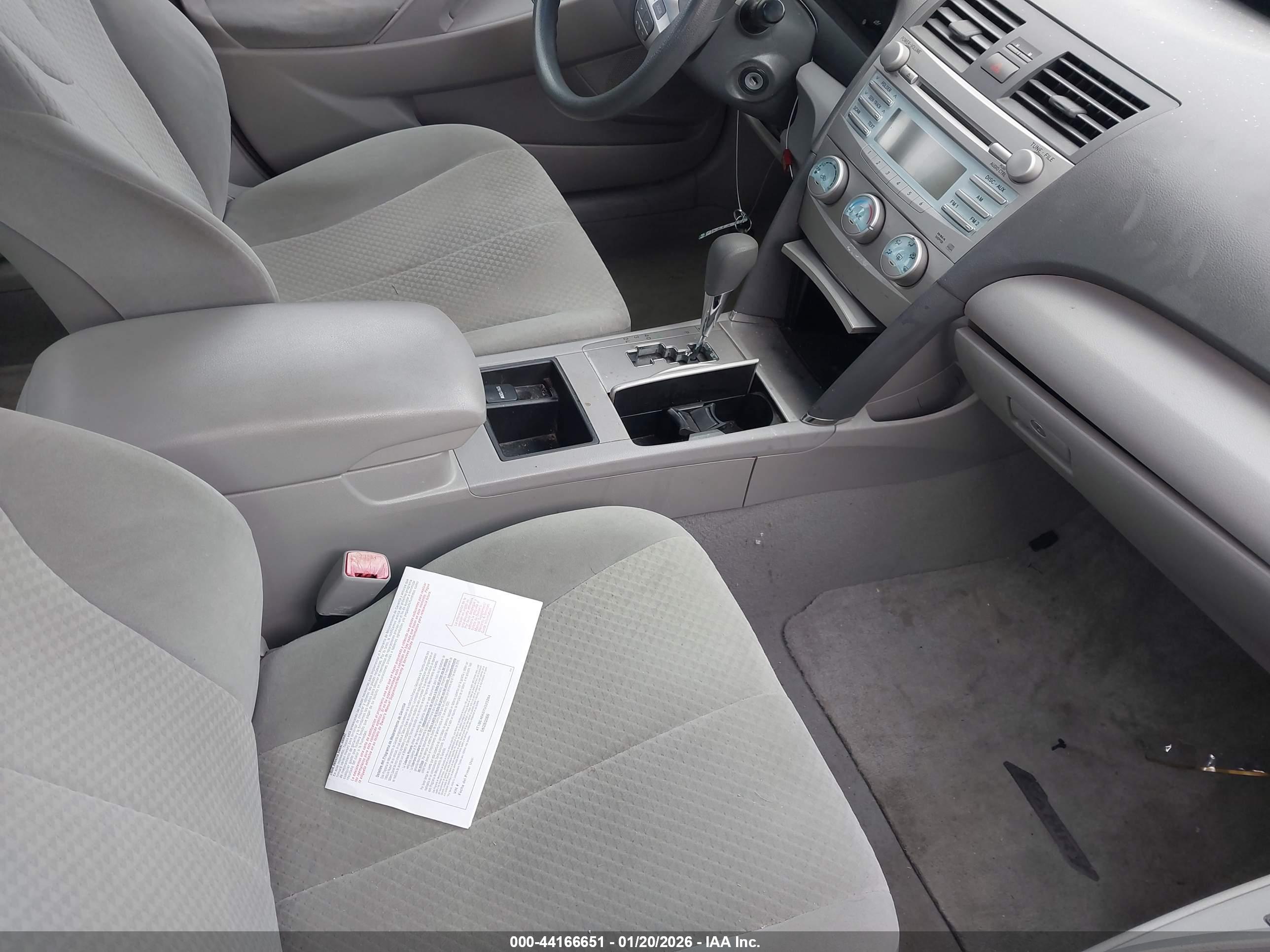 TOYOTA CAMRY image 5