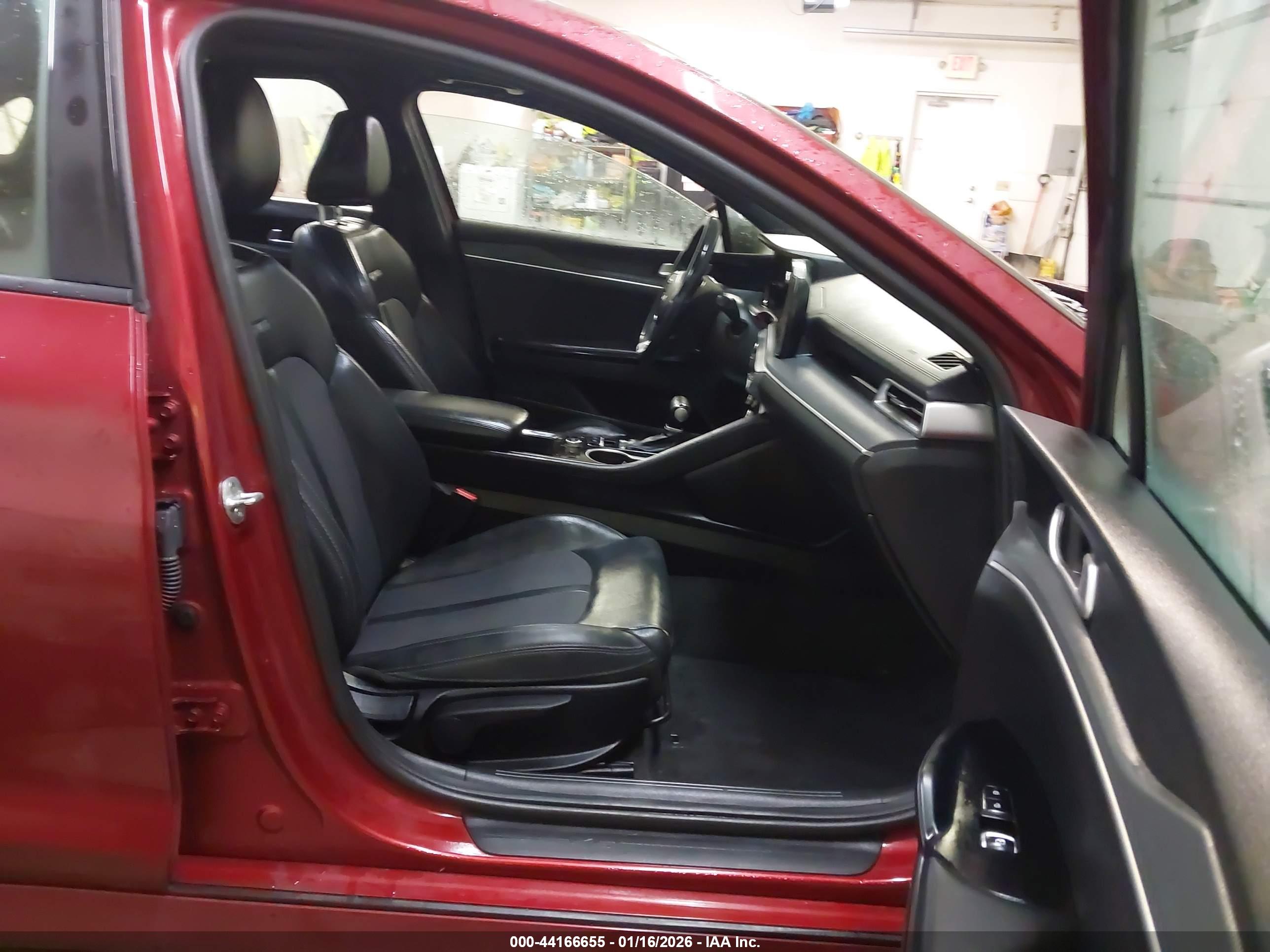 KIA K5 image 5