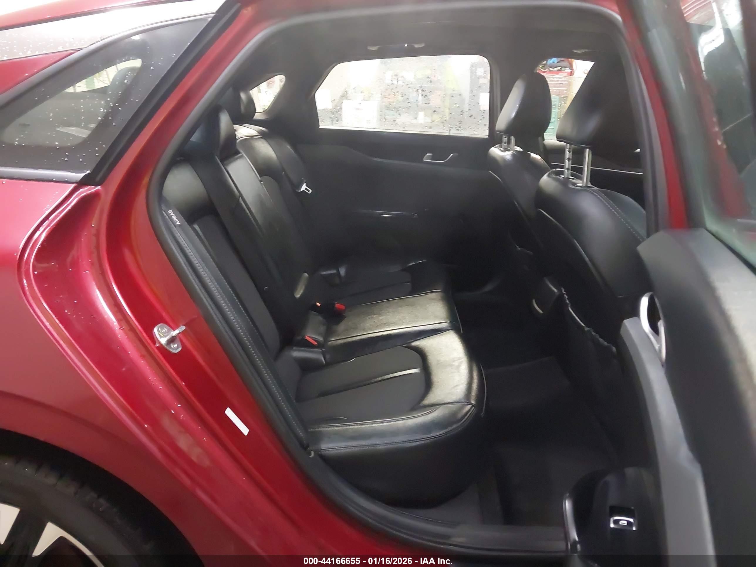 KIA K5 image 8
