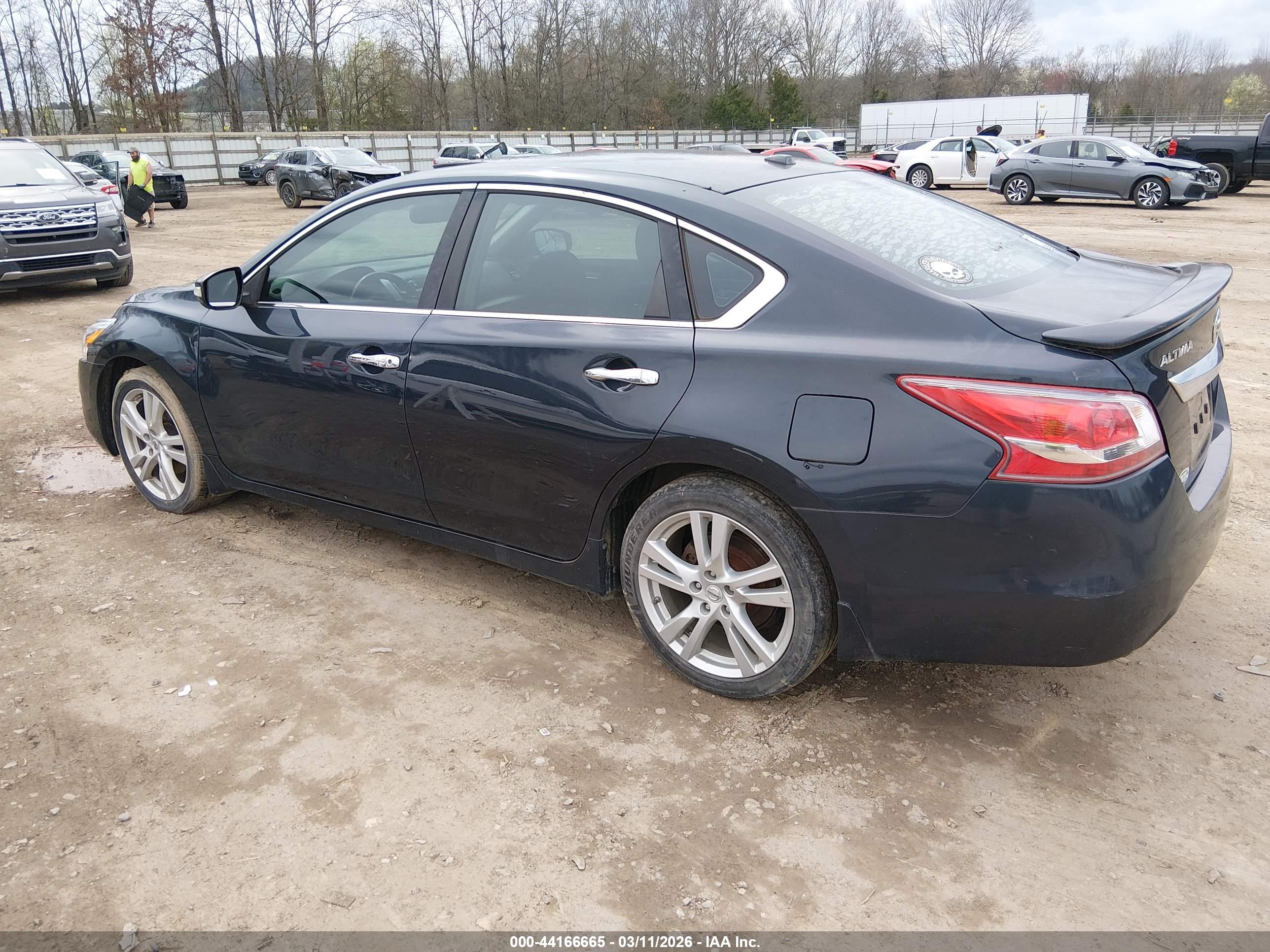 NISSAN ALTIMA image 3