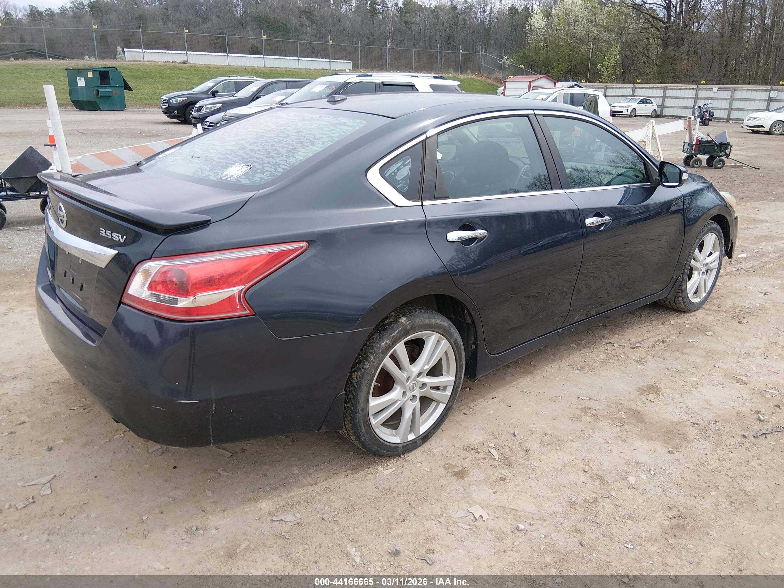NISSAN ALTIMA image 4
