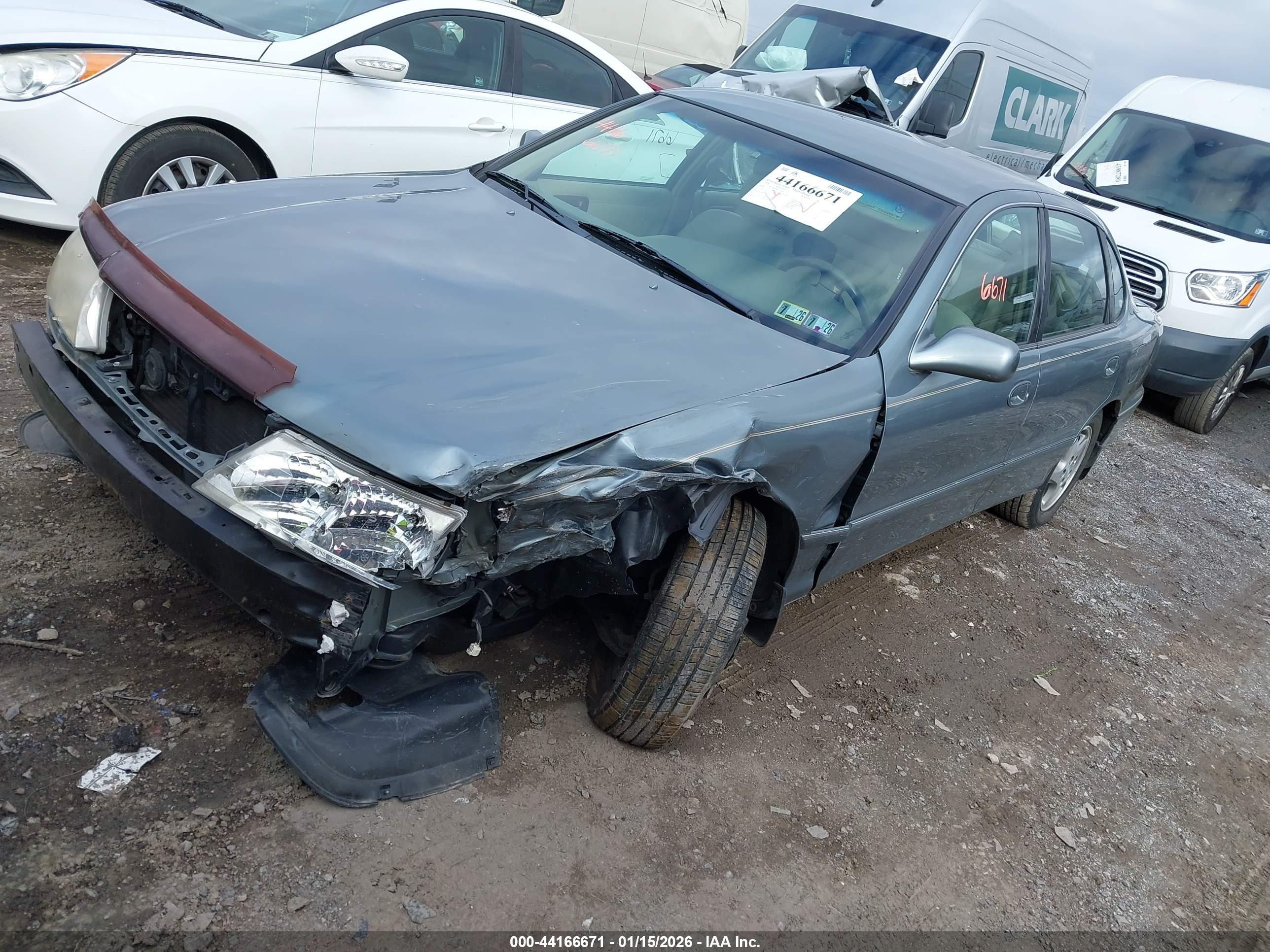 TOYOTA AVALON image 2